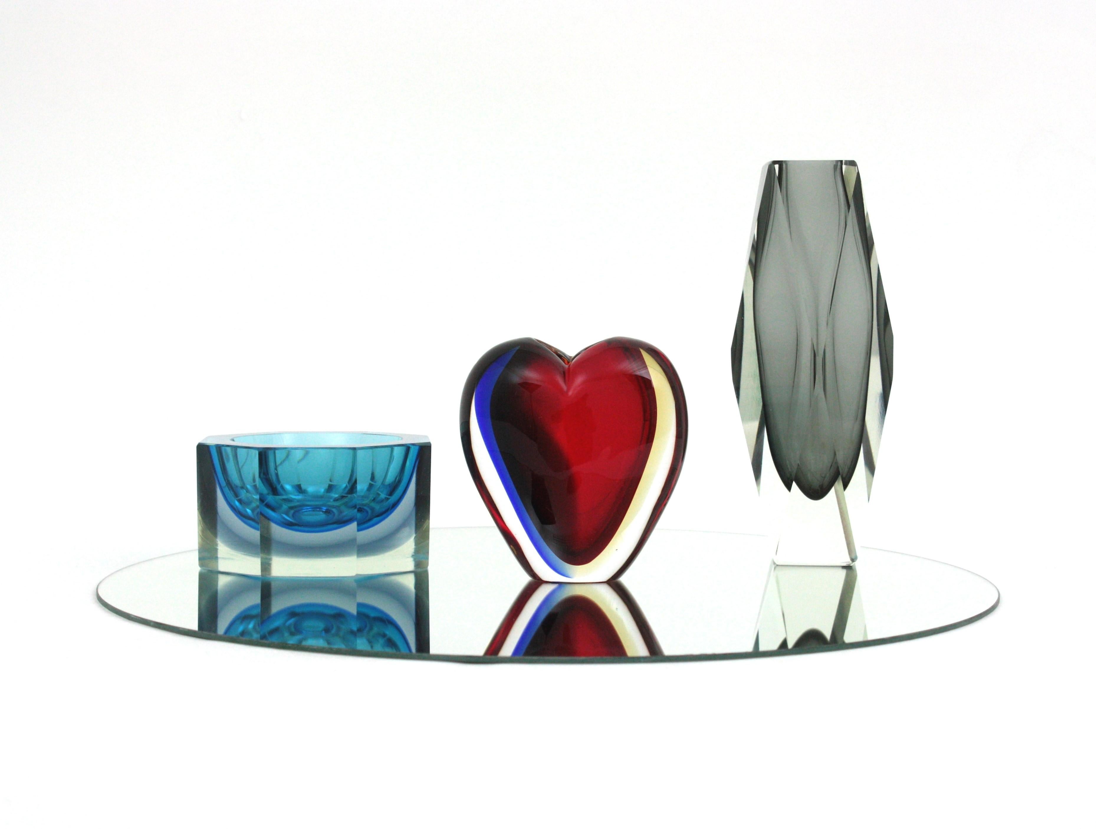 Luigi Onesto Signed Murano Heart Shaped Sommerso Art Glass Vase In Excellent Condition For Sale In Barcelona, ES