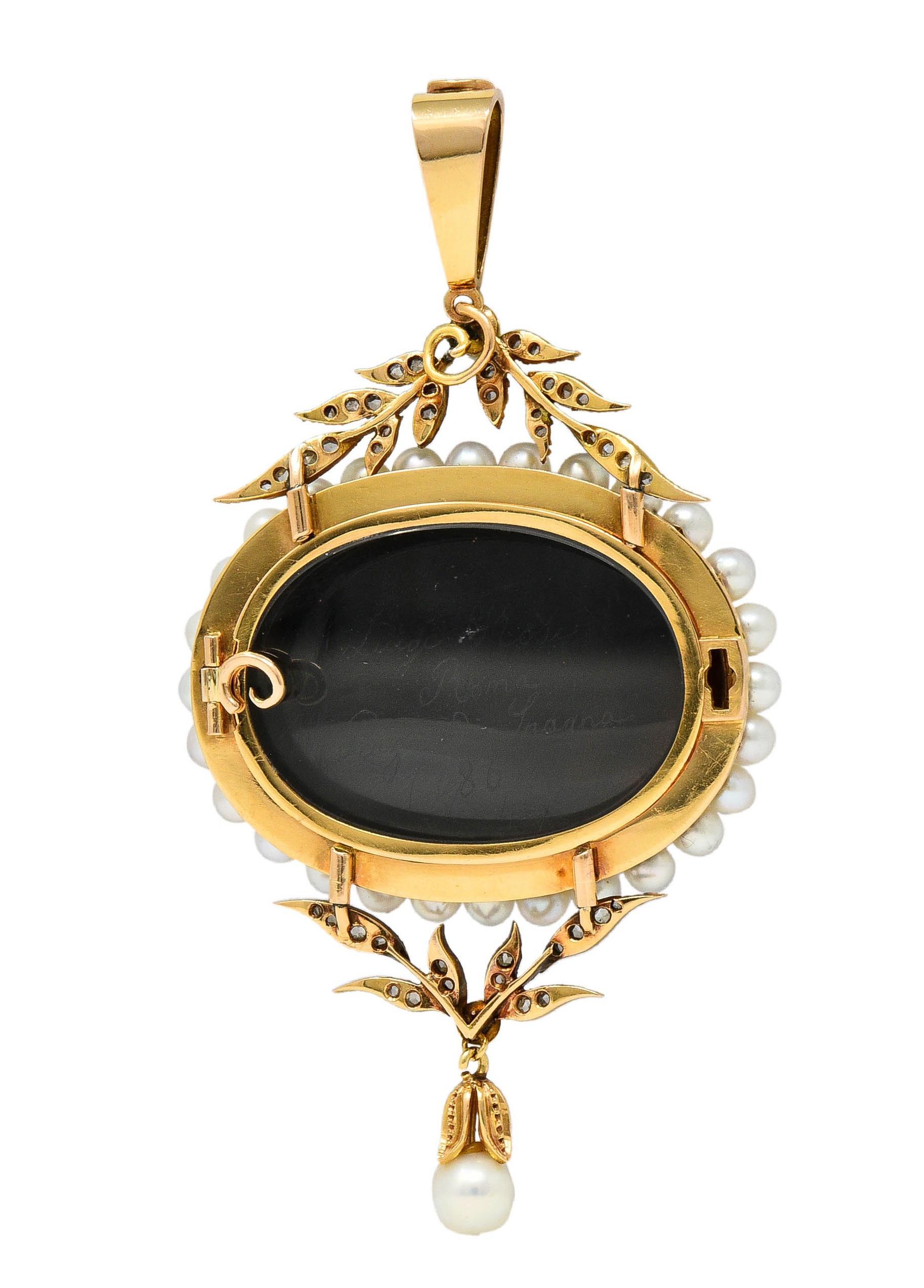 Taille rose Luigi Rosi Pendentif médaillon victorien ancien camée de Cupidon en or 18 carats avec agate et diamants en vente