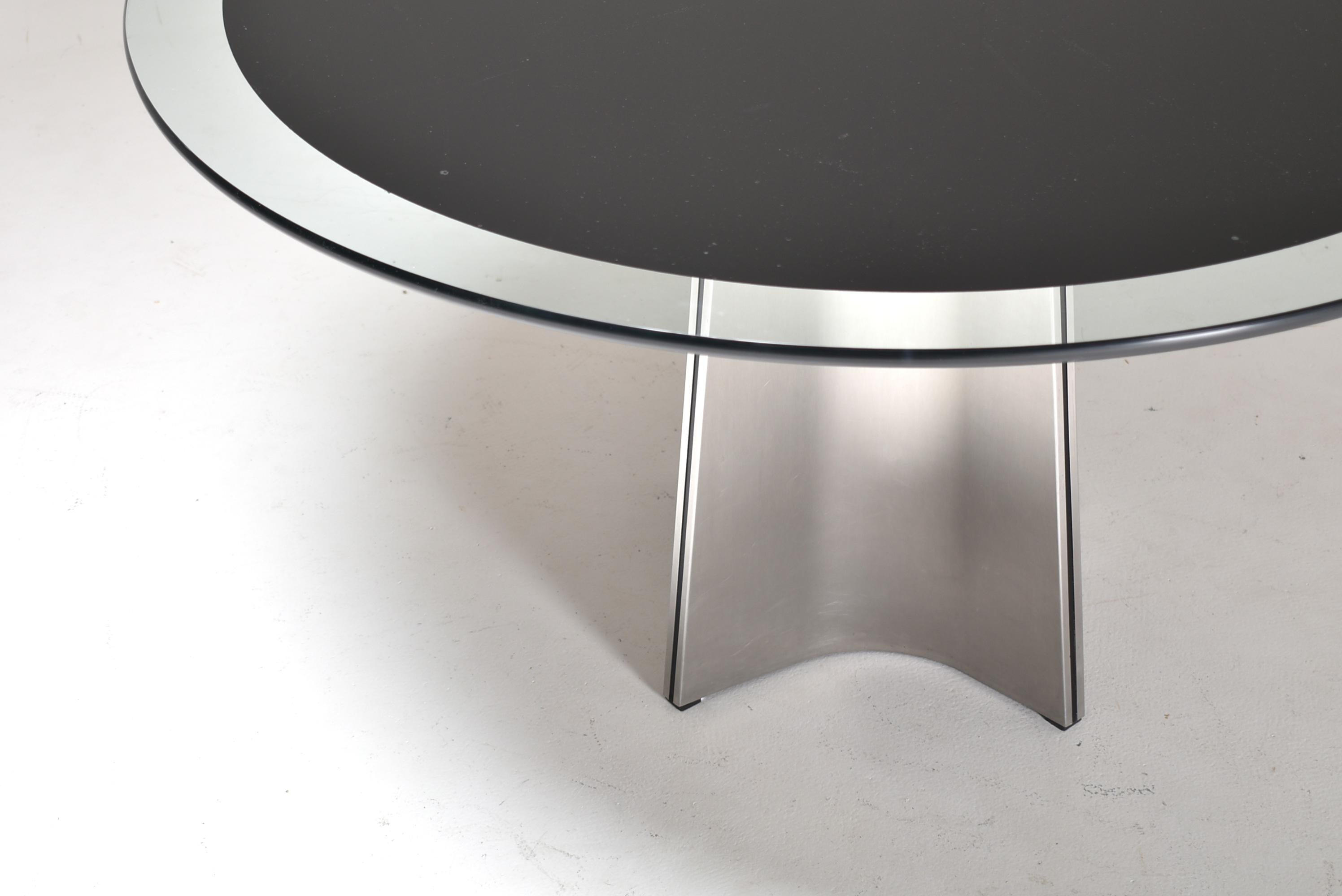 Luigi Saccardo for Armet Pedestal Round Dining Table, 1970, France In Good Condition In Le Grand-Saconnex, CH