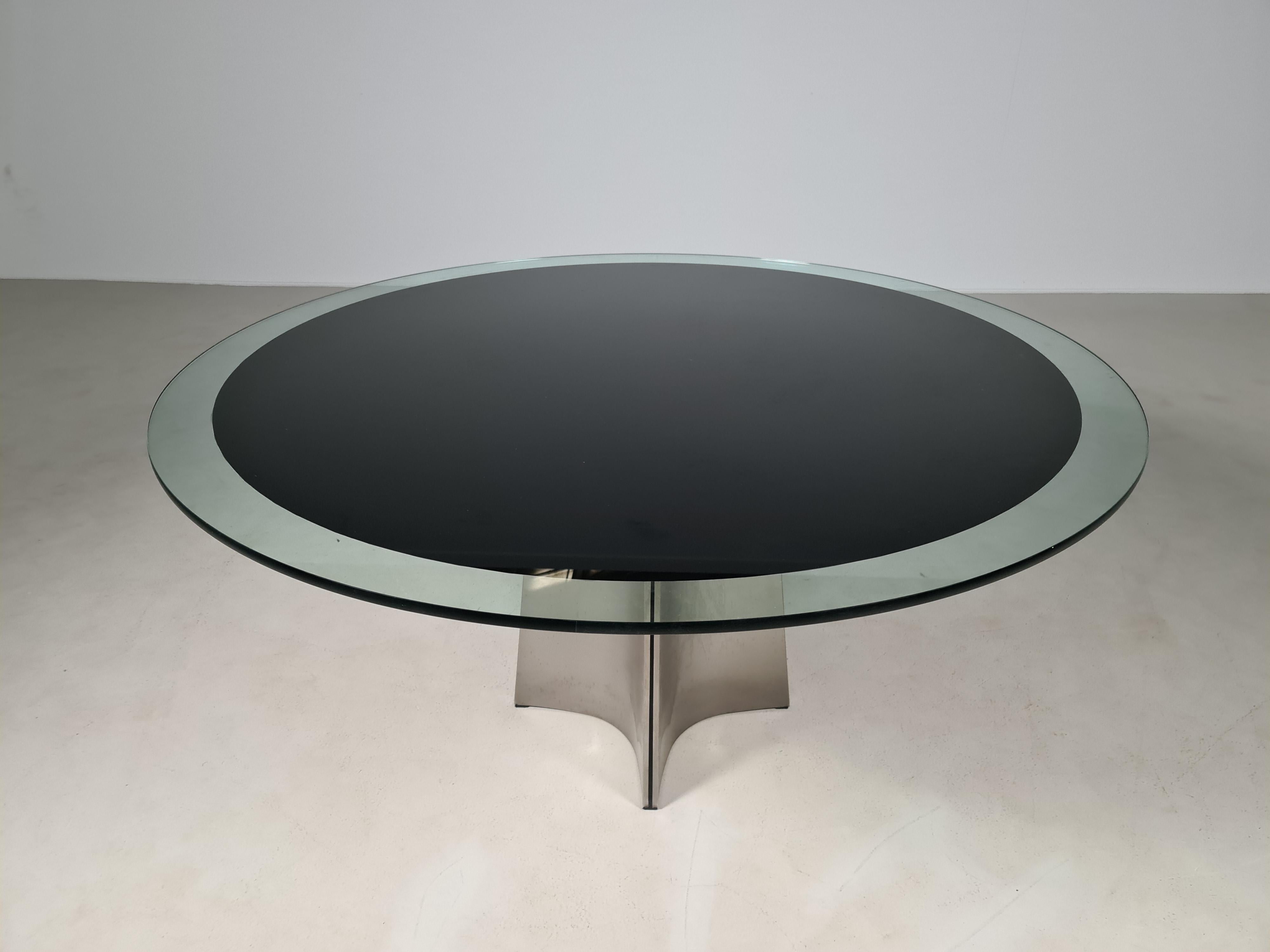 Luigi Saccardo for Armet Pedestal Round Dining Table, 1970, Italy In Good Condition In amstelveen, NL