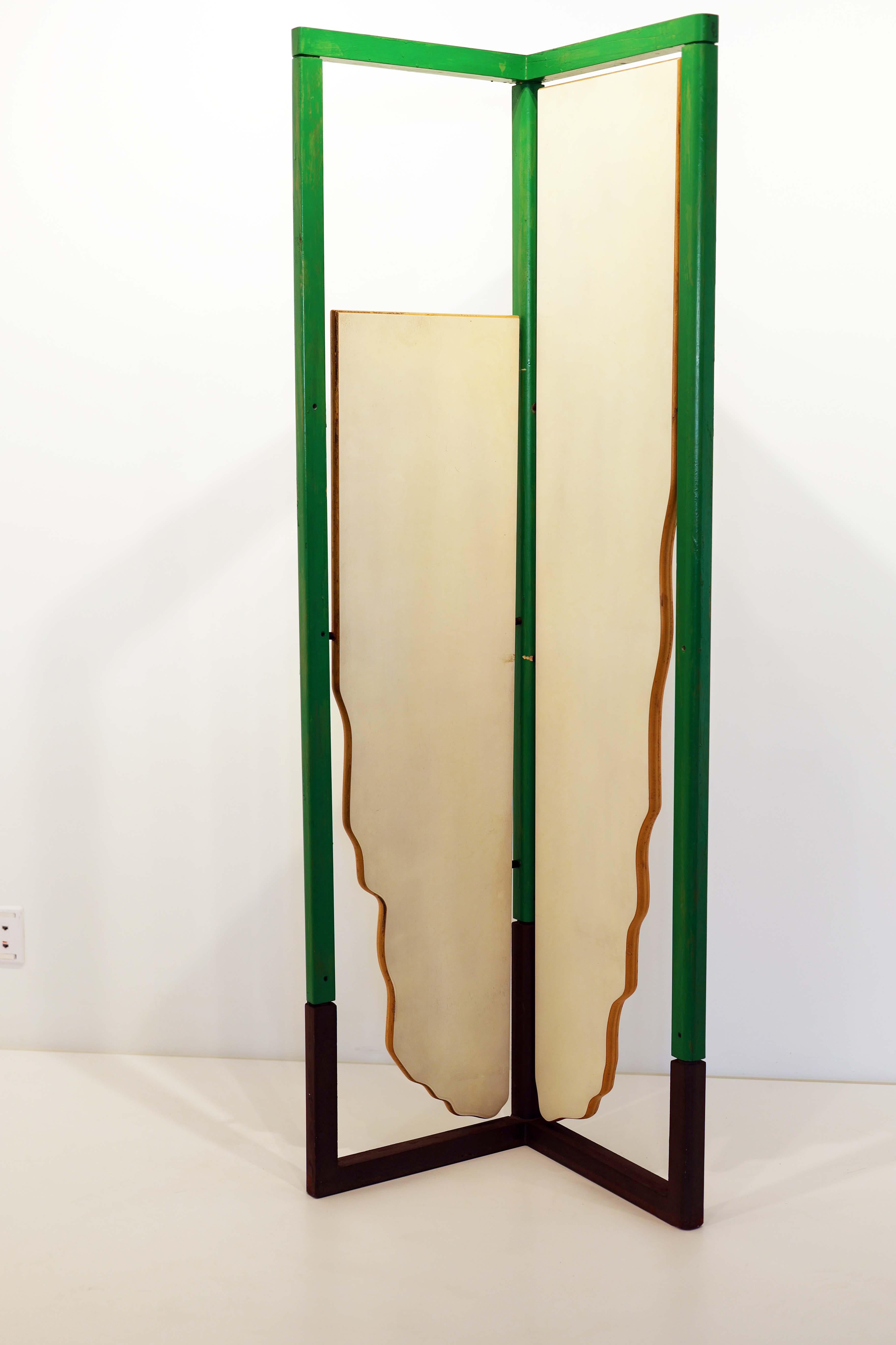 Extremely rare room divider designed by Gaetano Pesce, produced by Bernini. It can function as a room divider or shelf depending on how the pegs are placed. A highly desirable work by Pesce due to its uncommon materiality for the artist.