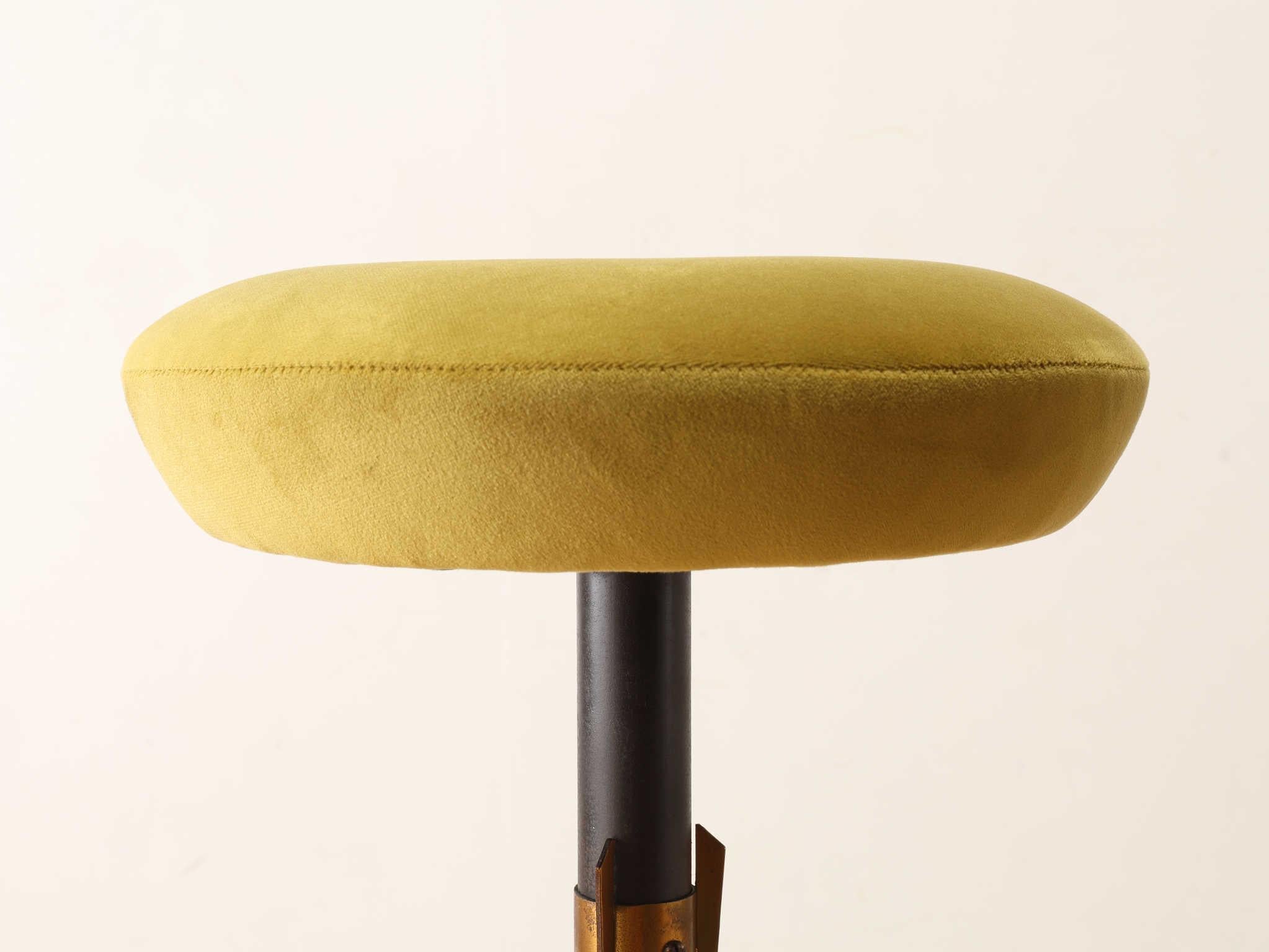Luigi Scremin For La Permanente Mobili Cantu Bar Counter With Stools 1960's For Sale 12