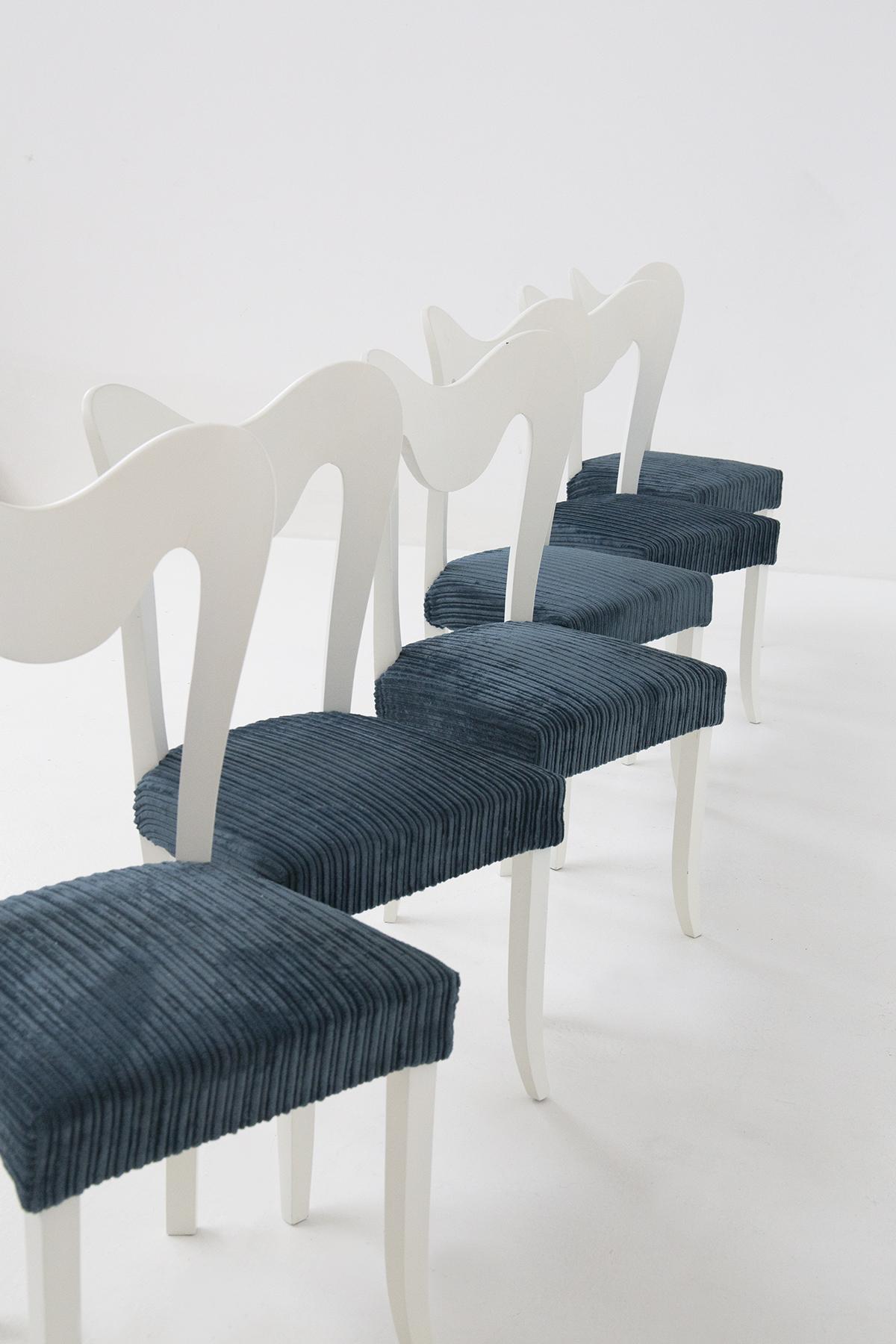 Luigi Scremin Vintage Stühle aus weißem Holz und Samt (Moderne der Mitte des Jahrhunderts) im Angebot