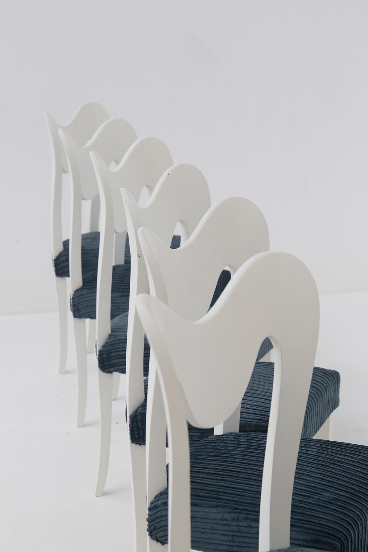 Luigi Scremin Vintage Stühle aus weißem Holz und Samt im Angebot 1