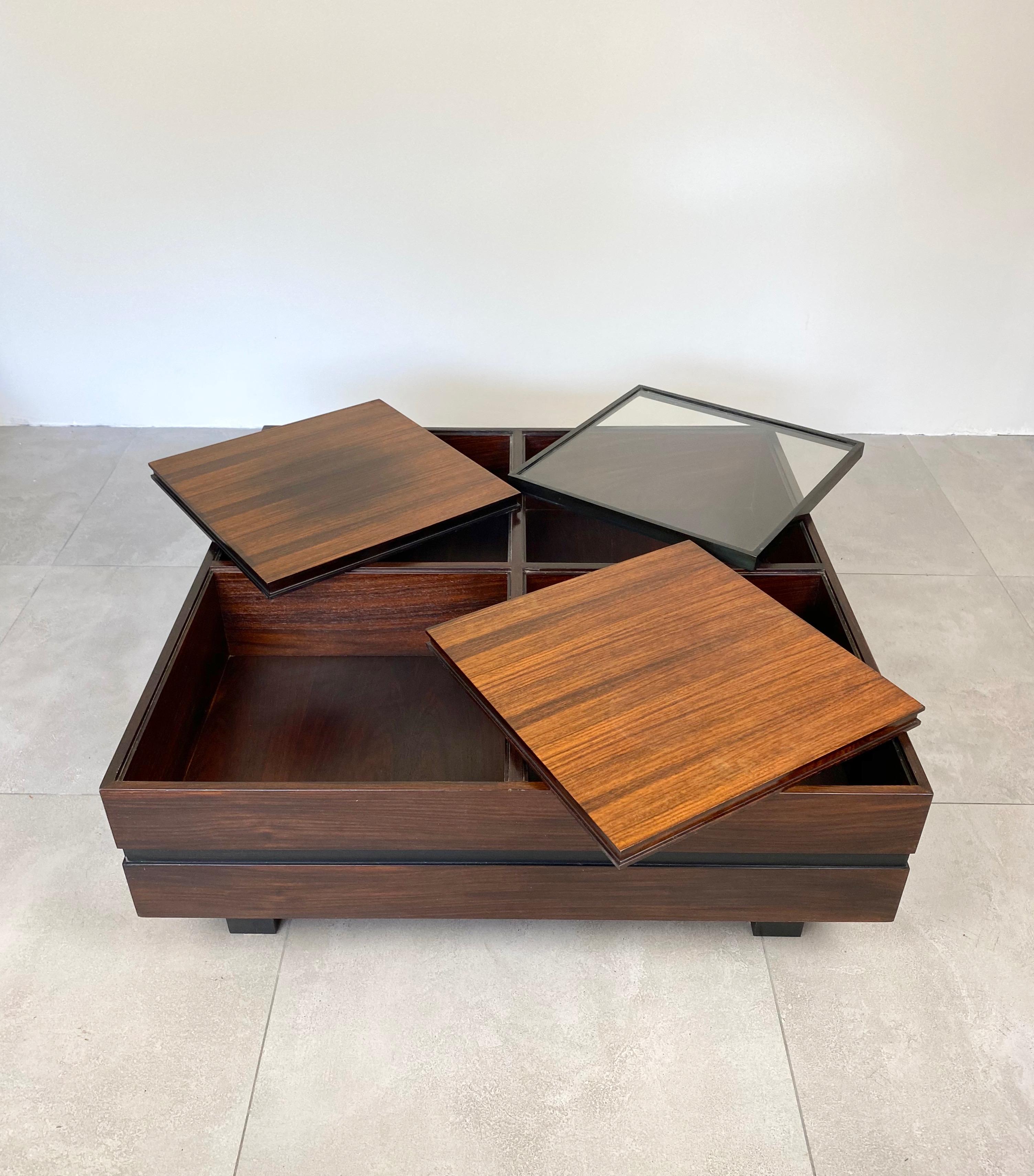 Luigi Sormani Square Modular Coffee Table in Wood, Italy, 1960s In Good Condition For Sale In Rome, IT