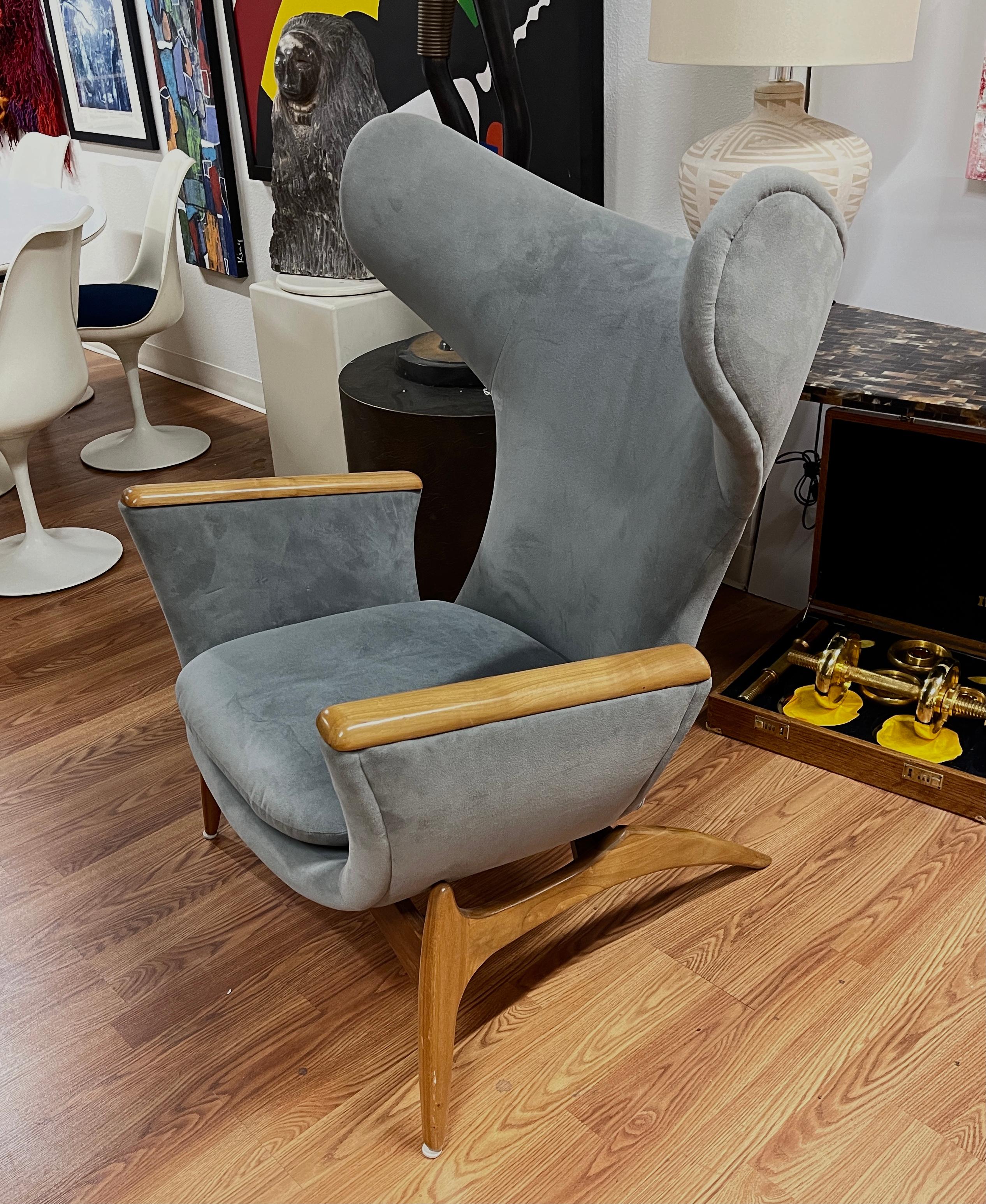 Luigi Tiengo for Cimon Modern Wingback Chair In Good Condition In Palm Springs, CA