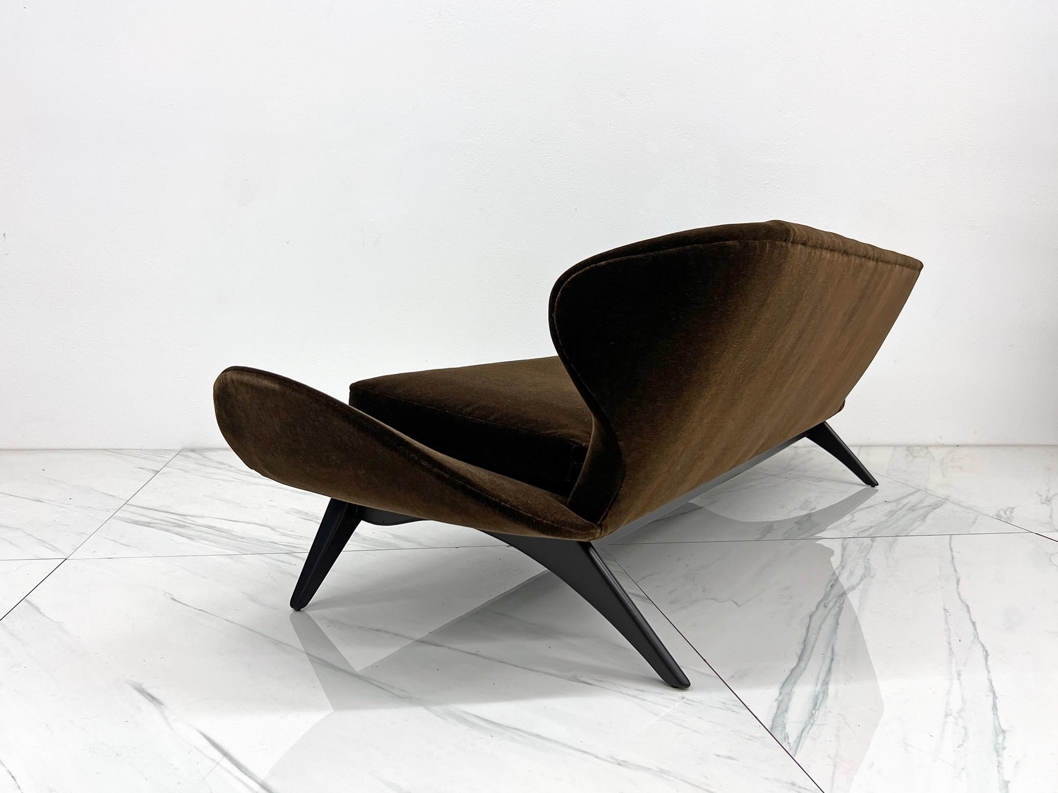 Luigi Tiengo Sofá nº 500-13 de mohair chocolate para Cimon Montreal, años 60 Canadiense en venta
