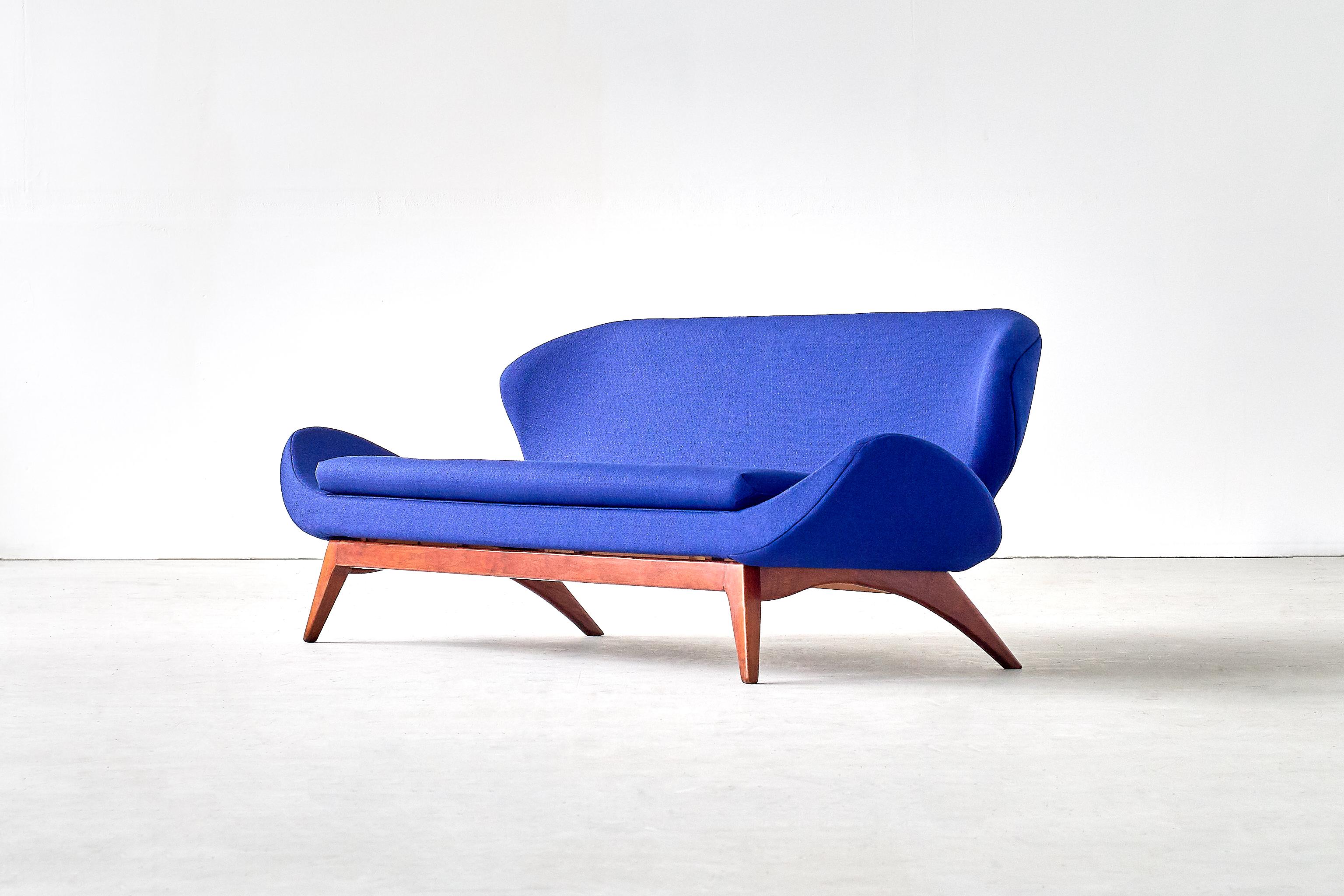 Mid-Century Modern Luigi Tiengo Sofa in Walnut and Blue Raf Simons Fabric for Cimon Montréal, 1963 For Sale