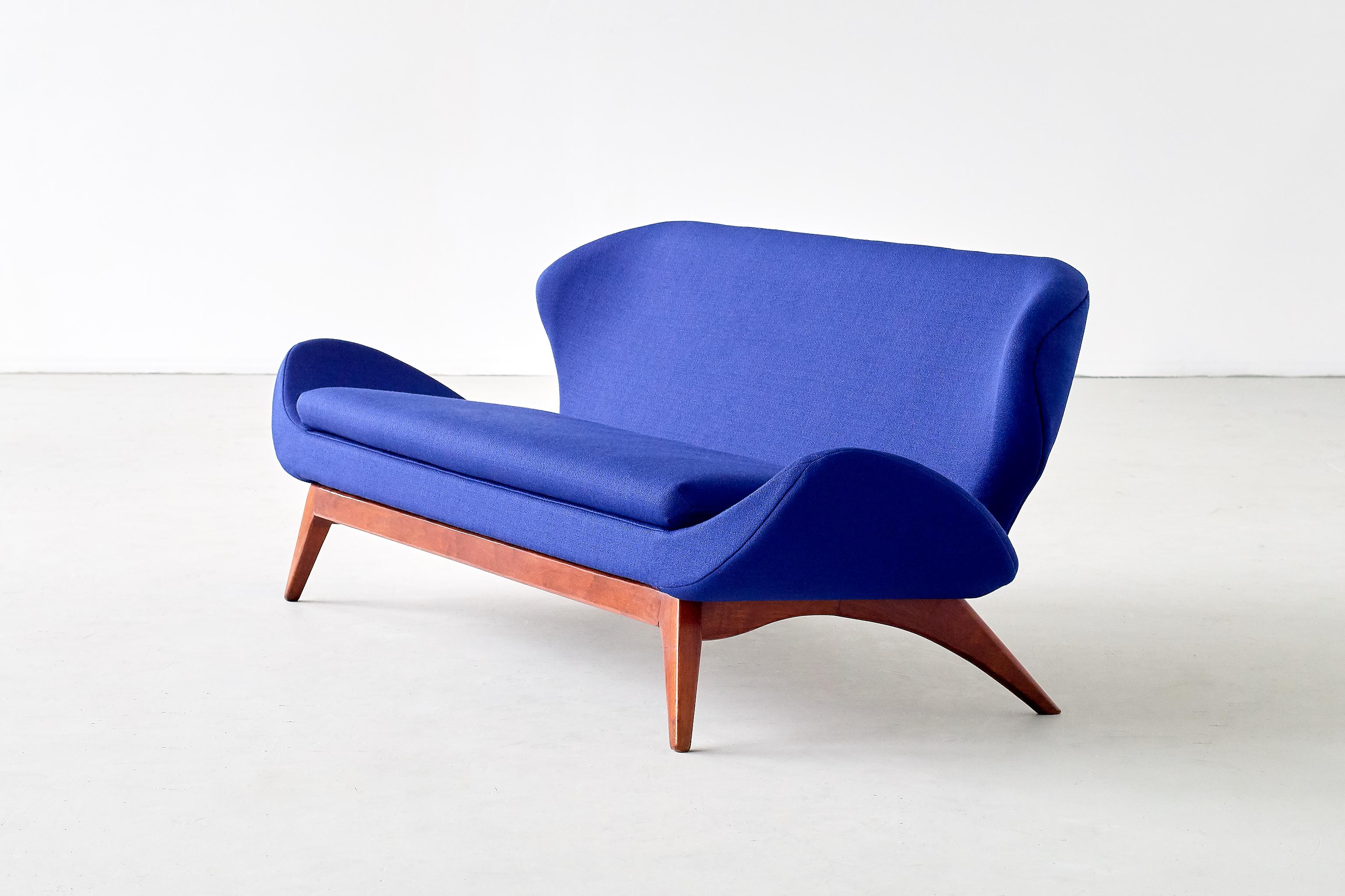 Mid-20th Century Luigi Tiengo Sofa in Walnut and Blue Raf Simons Fabric for Cimon Montréal, 1963 For Sale