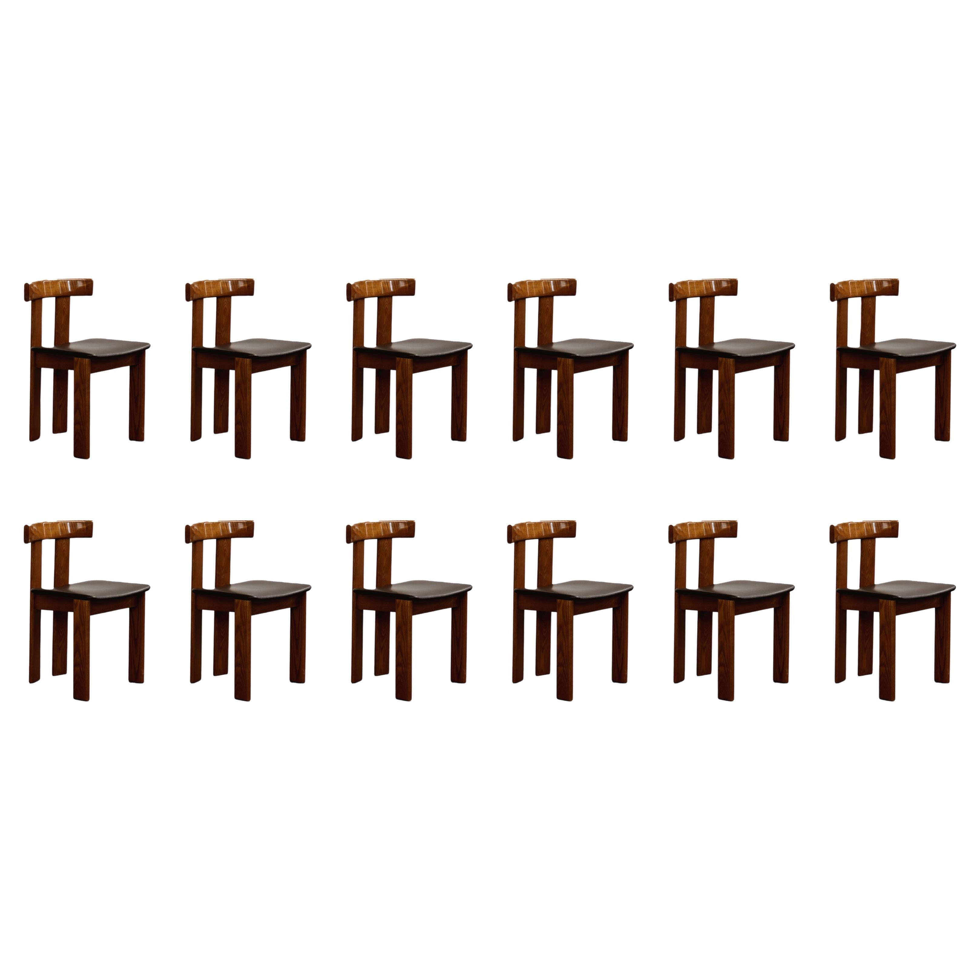 Chaises de salle à manger pour anciens de Luigi Vaghi, cuir noir, 1968, lot de 12 en vente