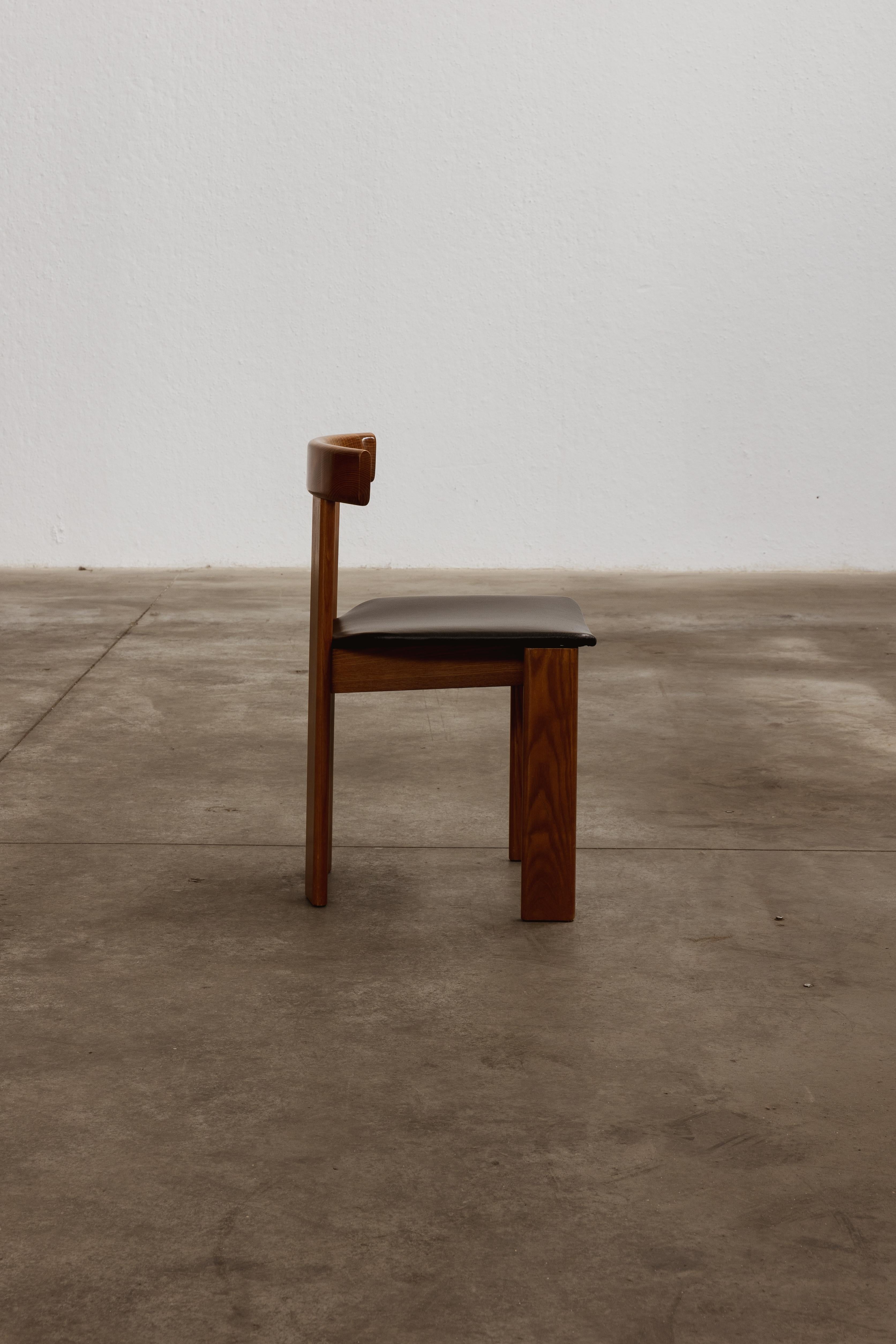 Mid-20th Century Luigi Vaghi Dining Chairs for Former, Black Leather, 1968, Set of 4 For Sale