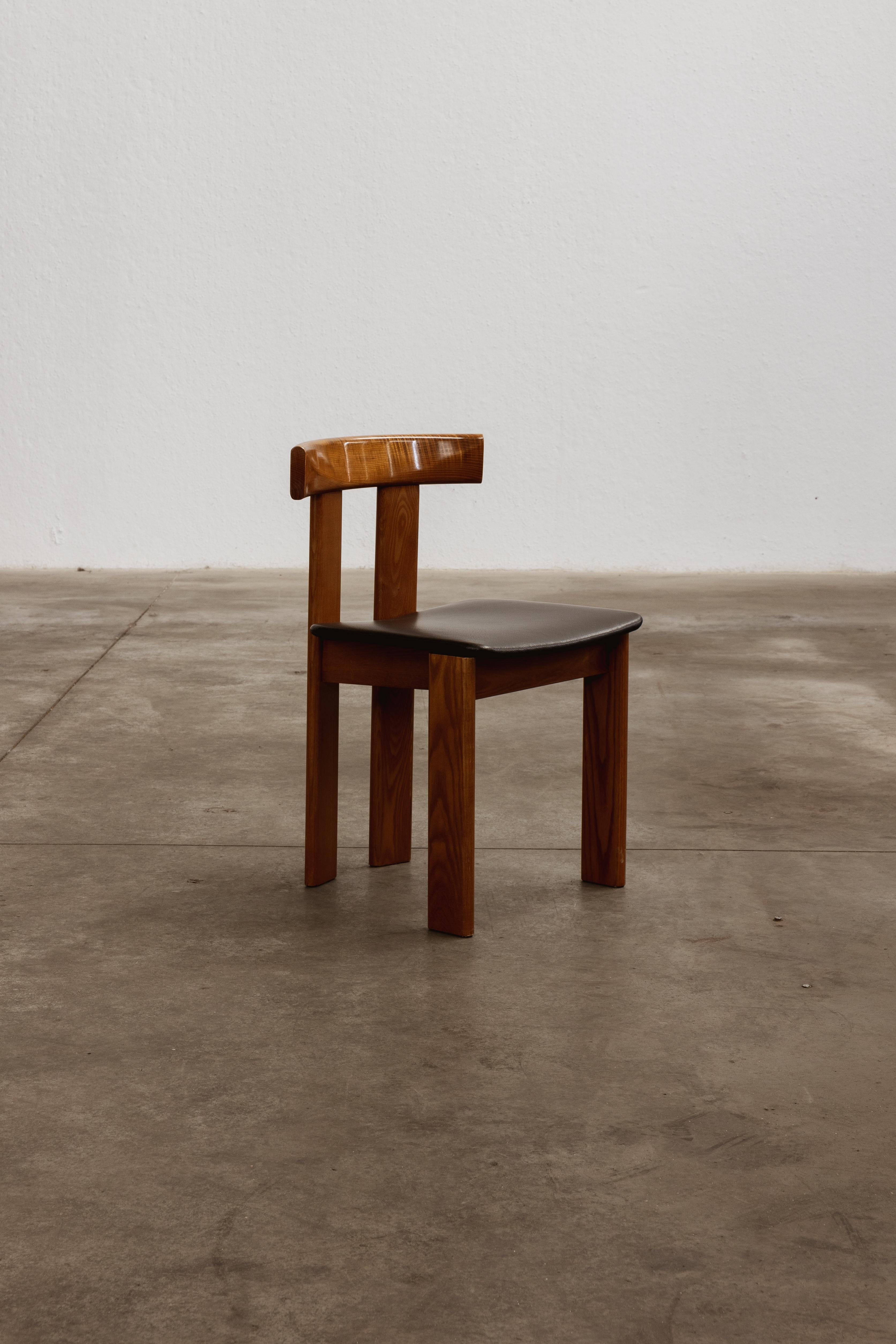 Luigi Vaghi Dining Chairs for Former, Black Leather, 1968, Set of 8 In Good Condition For Sale In Lonigo, Veneto
