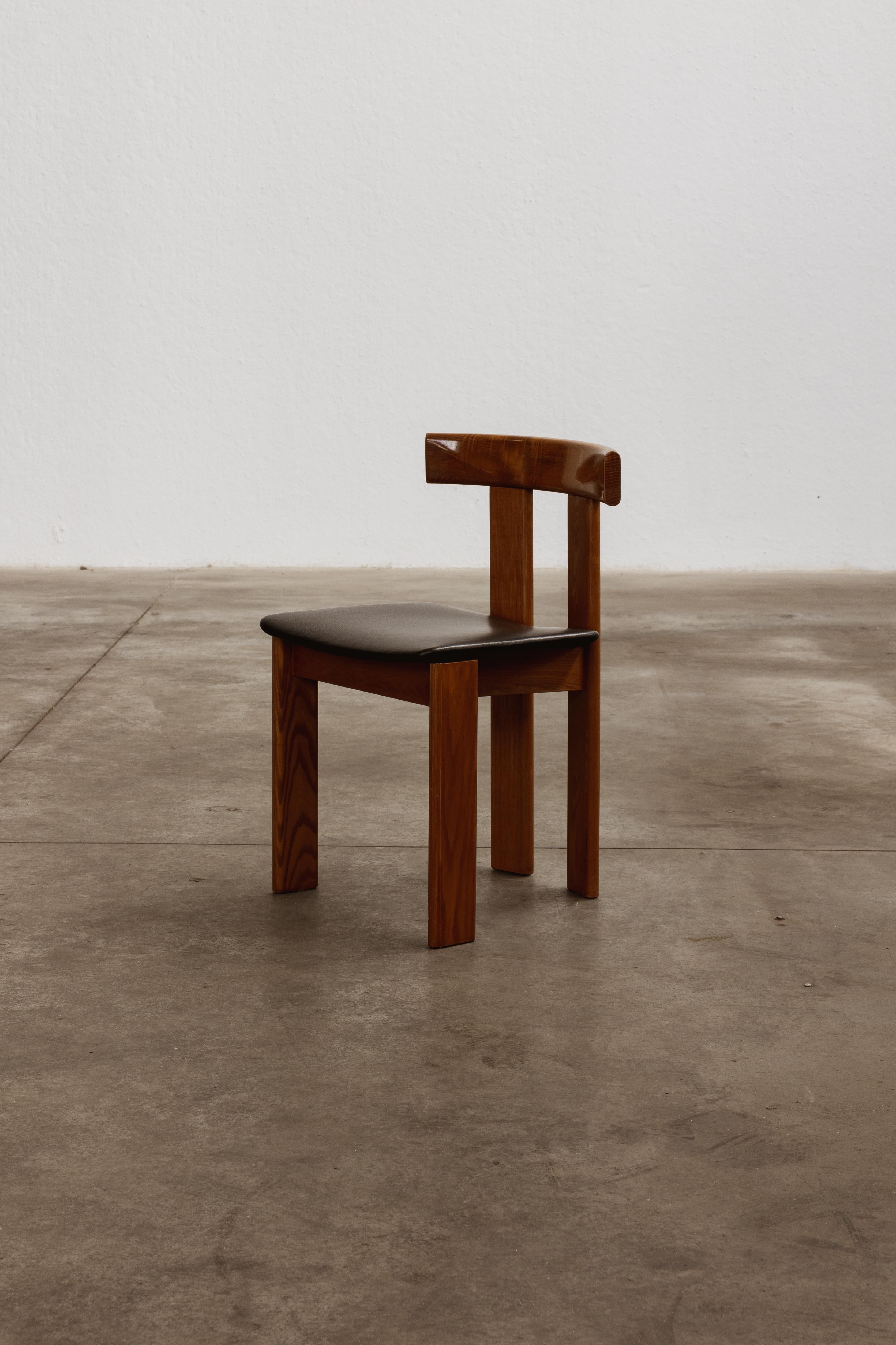 Luigi Vaghi Dining Chairs for Former, Black Leather, 1968, Set of 8 For Sale 1
