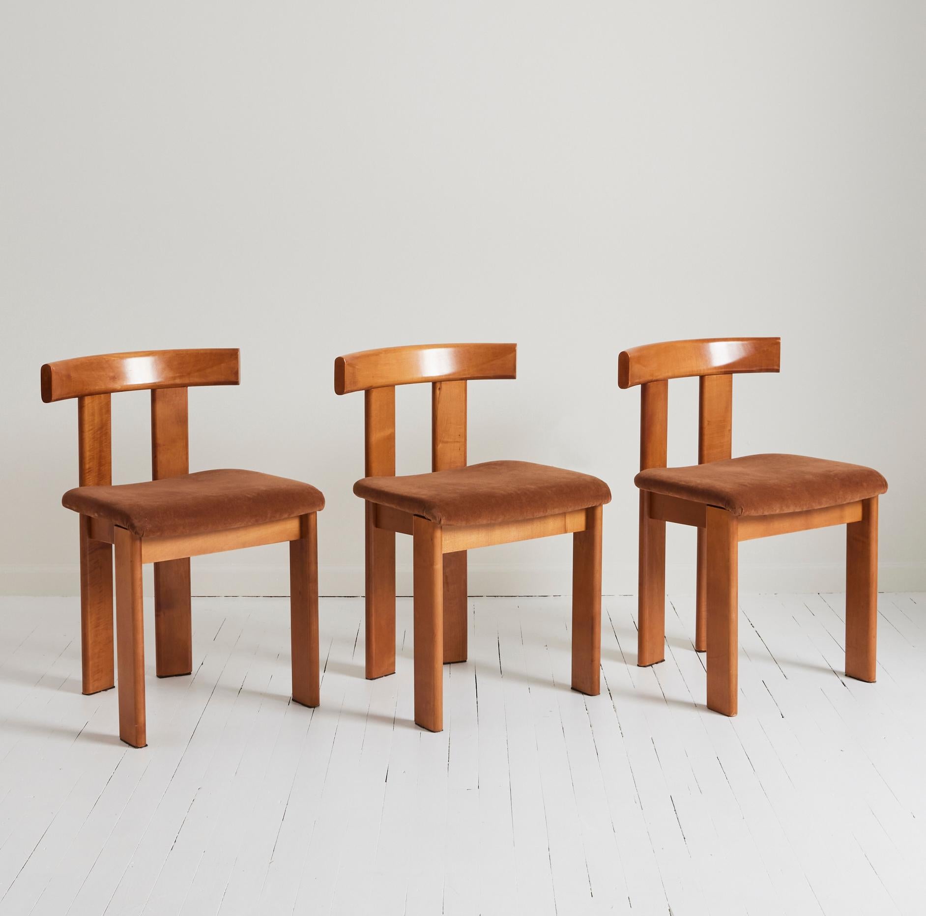 Luigi Vaghi Italian Modern Walnut Dining Chairs, 1970's, Set of 6 In Good Condition In Brooklyn, NY
