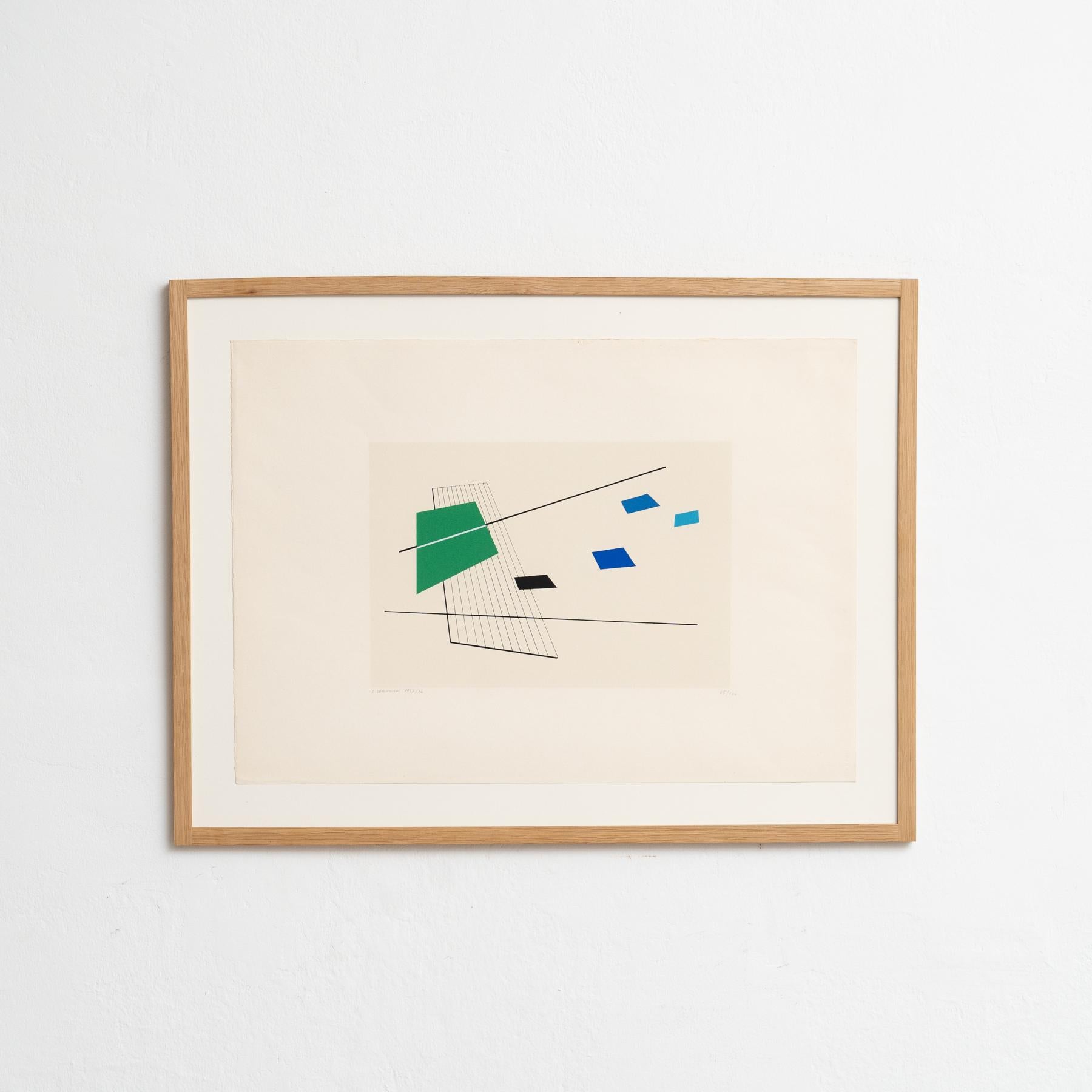 Questa elegante serigrafia senza titolo dell'artista italiano Luigi Veronesi, creata nel 1976, è un ottimo esempio della sua maestria nel fondere l'astrazione geometrica con la teoria del colore. Firmata a mano dall'artista e numerata 65/100, questa