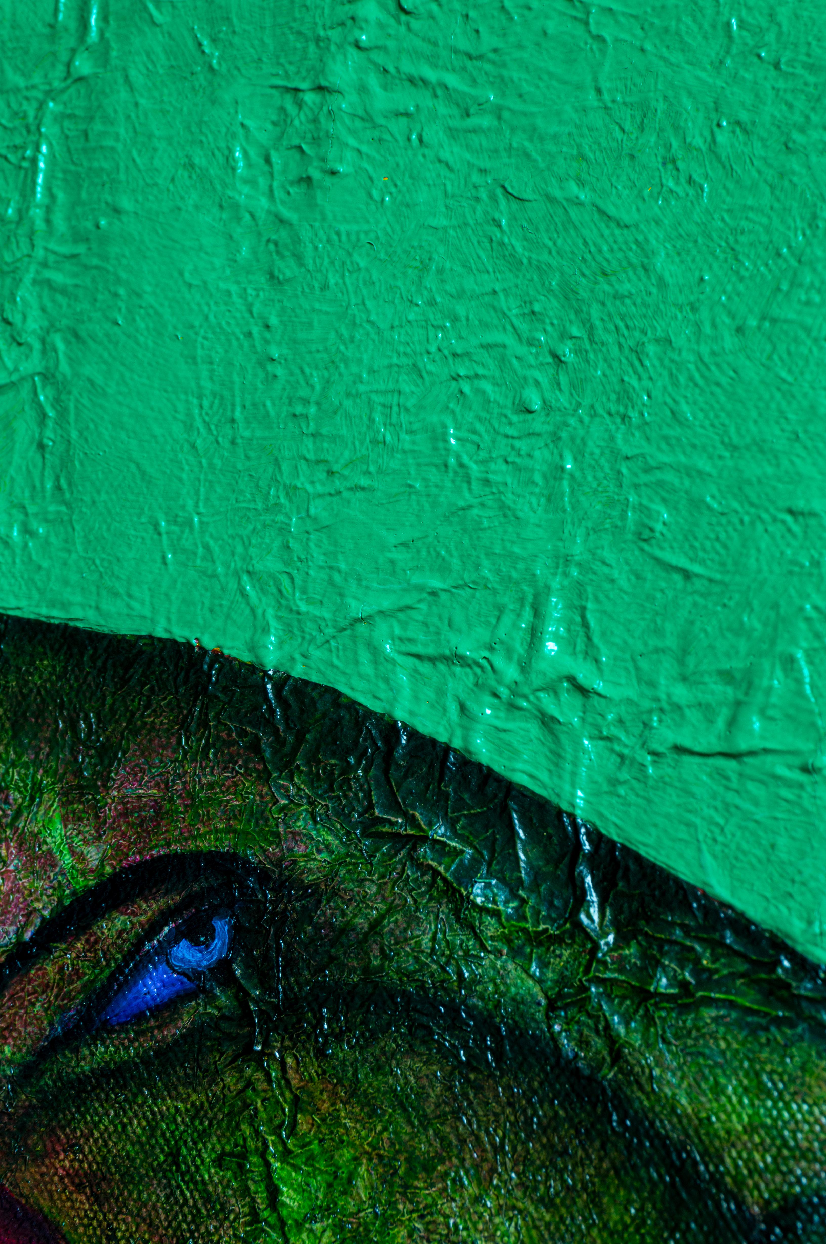 Pittura a olio su tela. Ritratto in verde con esseri di luce. 
