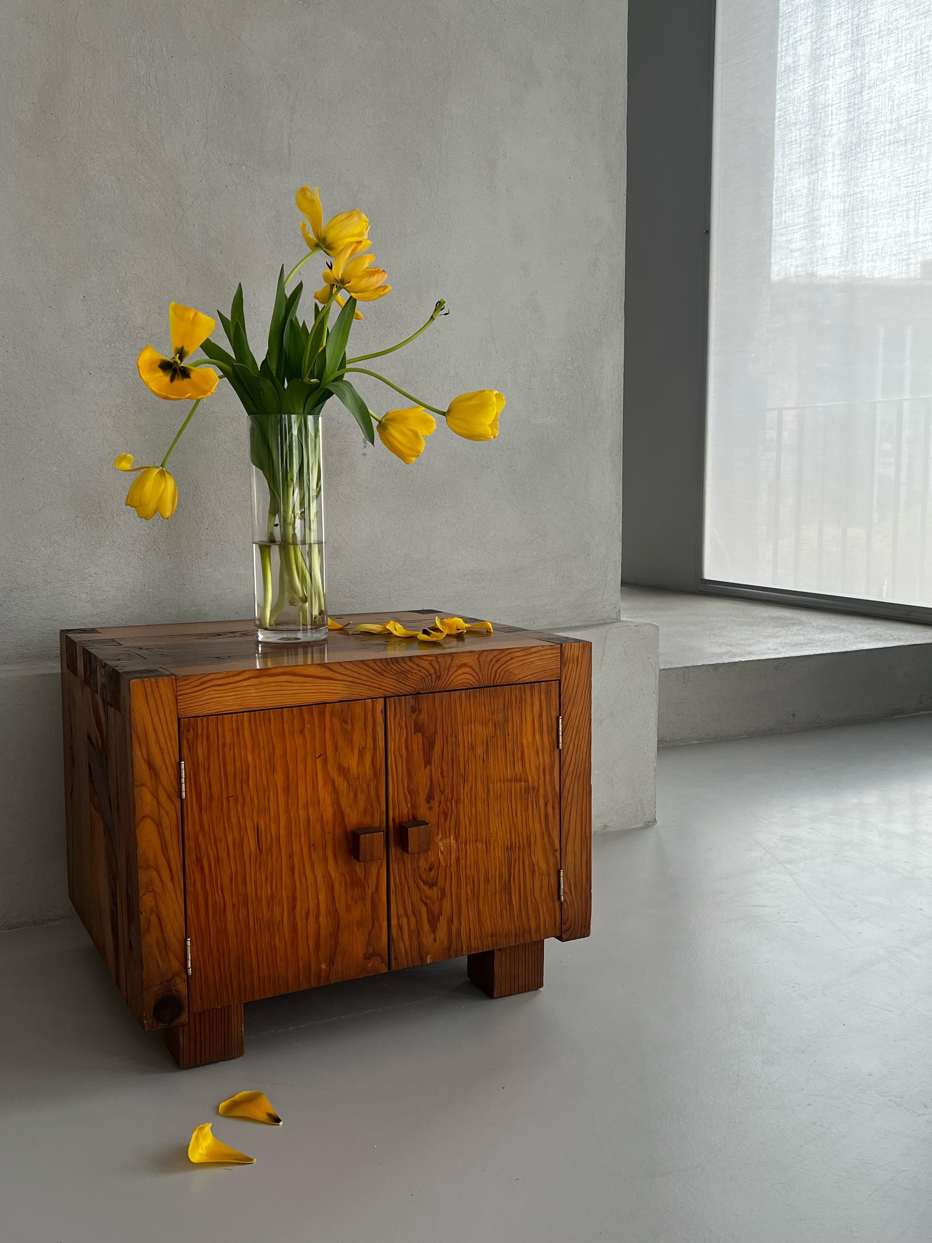 Luis Barragan '1902-1988' Night Stand Tisch, Mexiko, 1958 (Mitte des 20. Jahrhunderts) im Angebot