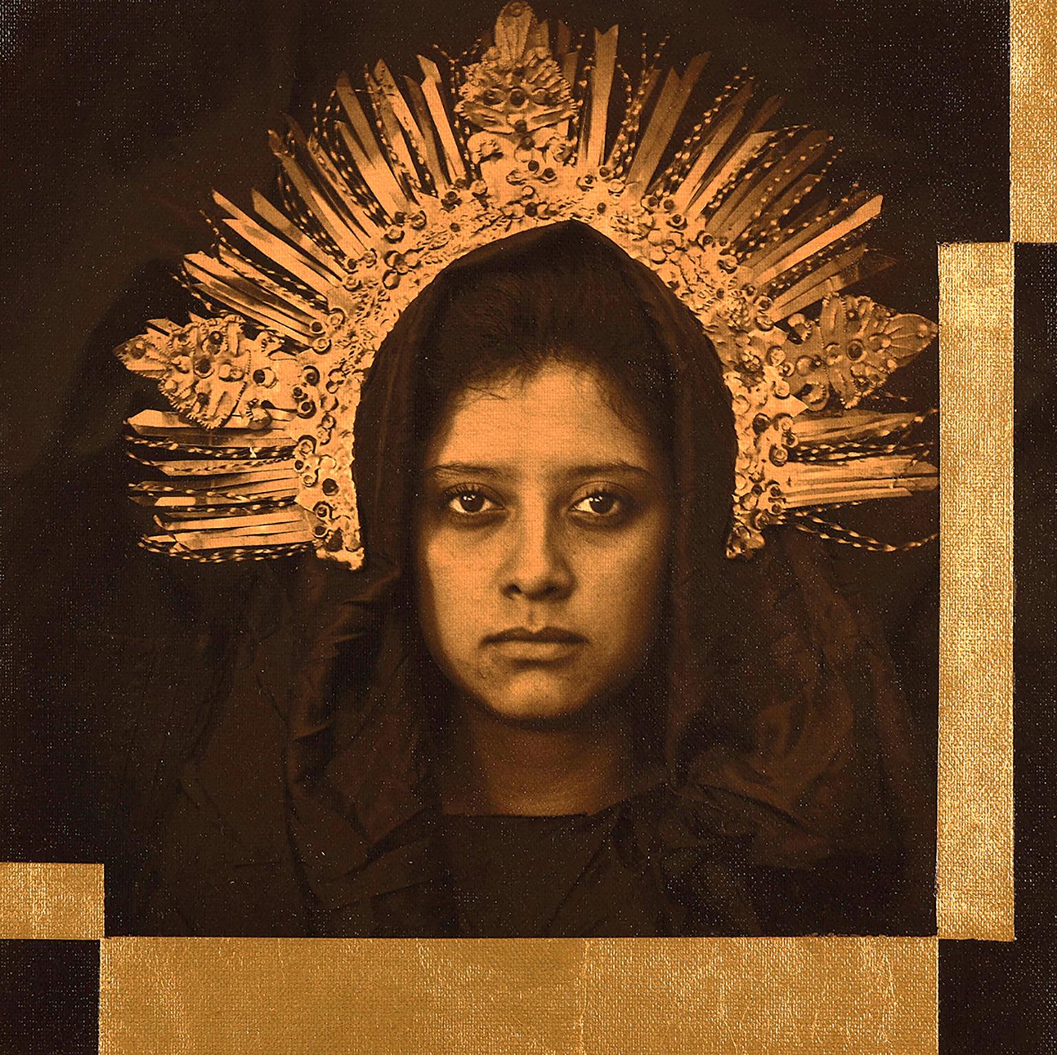 Luis Gonzalez Palma Portrait Photograph - "Mobius (Virginal)" - photograph portrait, woman with crown