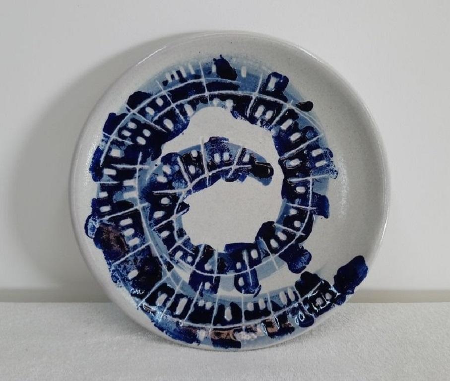 „Ceramic #16“ 2017 Original handgefertigt signierte einzigartige Talavera Keramik 13x13x2in – Sculpture von Luis Miguel Valdes 