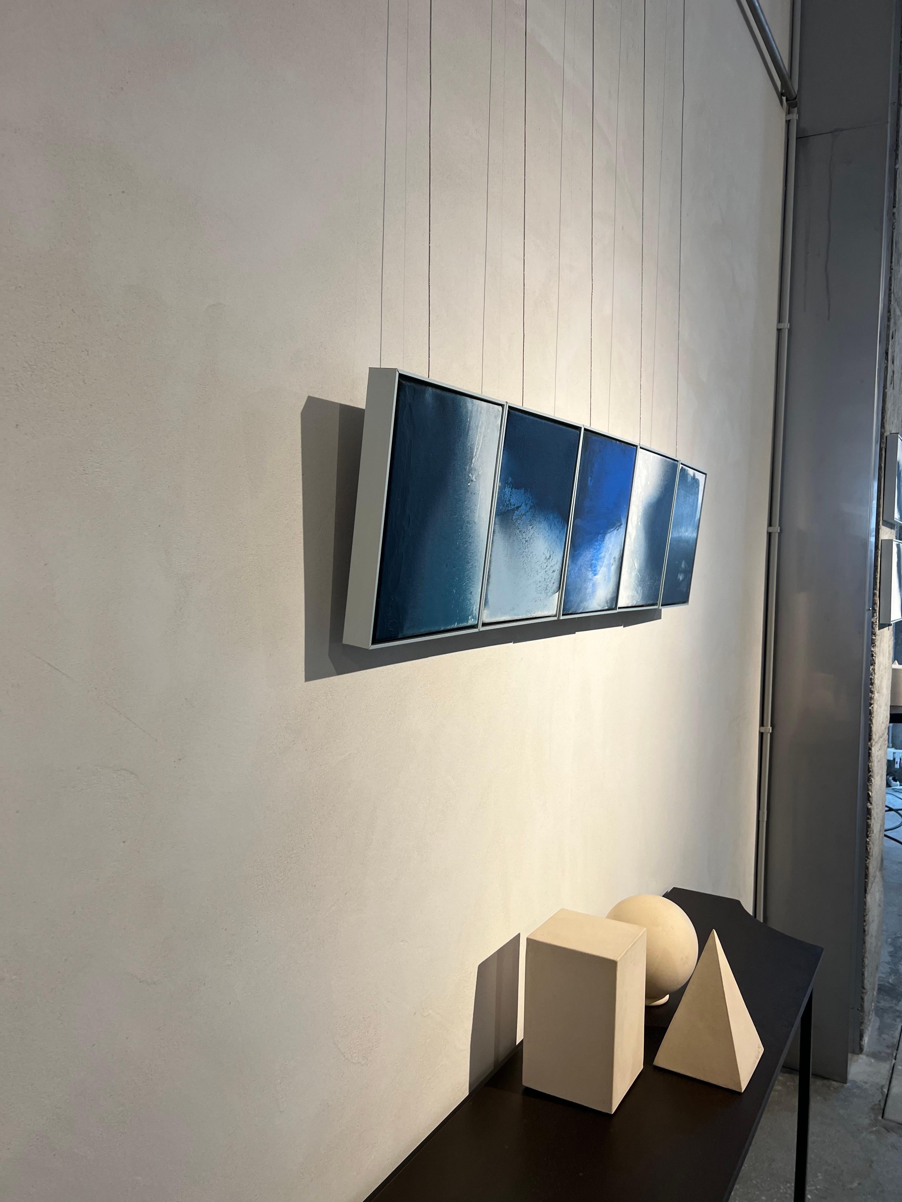 Paysage, huile sur toile avec cadre en aluminium, bleu marine, texture vagues - Néo-expressionnisme Painting par Luis Moscardó