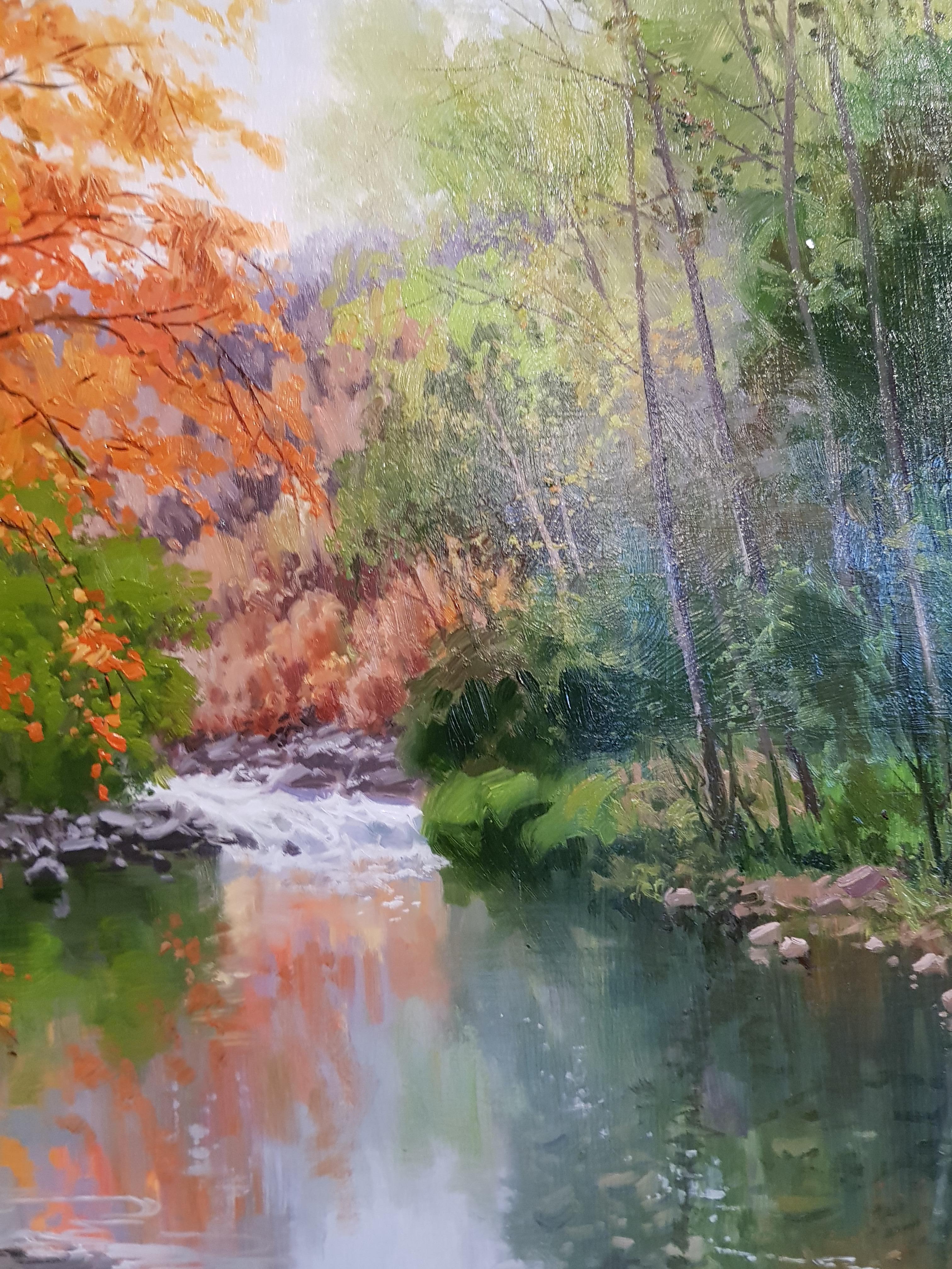 Peinture réaliste contemporaine de paysage orange « Autumn Woodland » (bois d'automne) arbres, rivière - Orange Landscape Painting par Luis Pardo