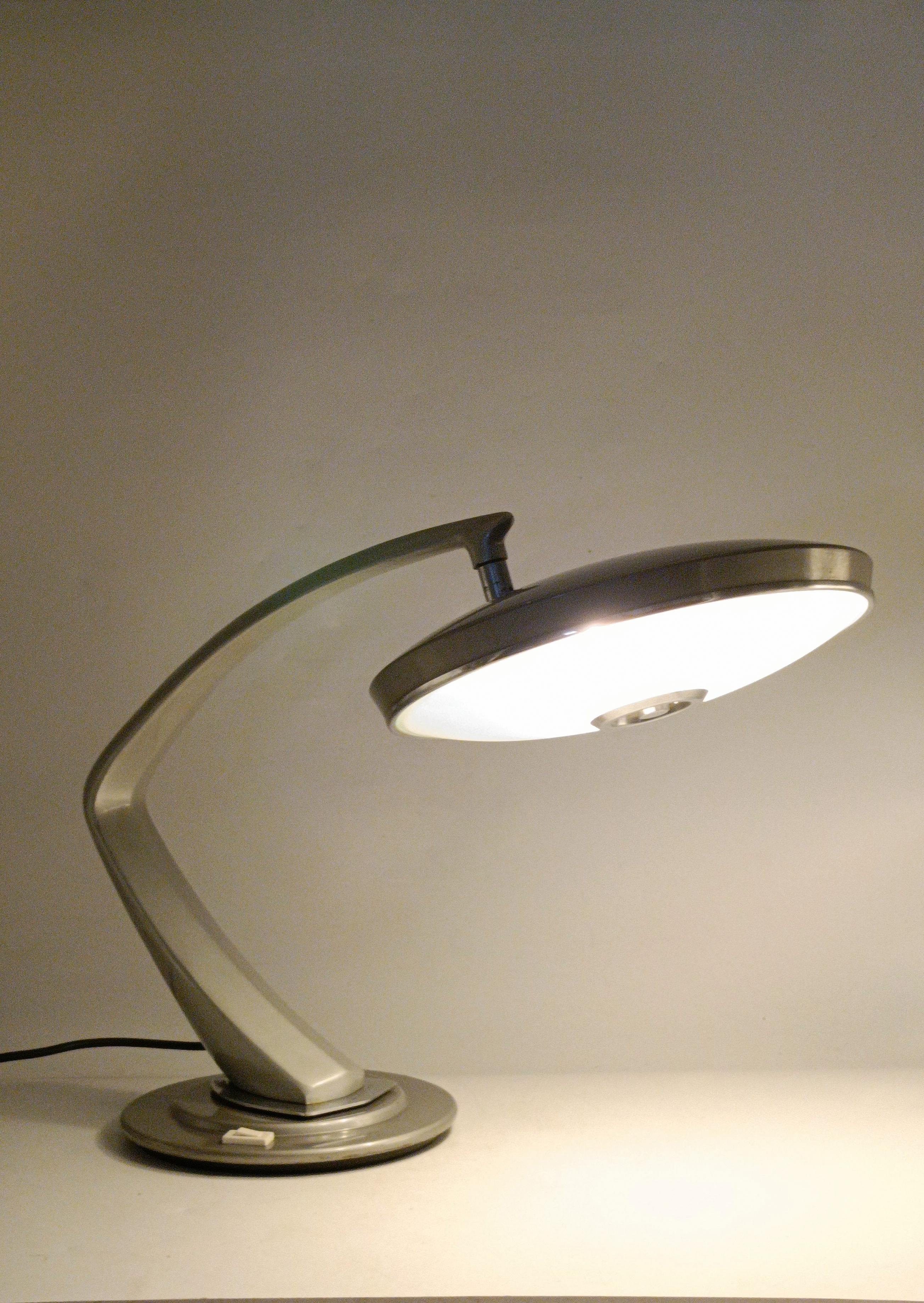 Métal Luis Perez de La Oliva pour Fase Lampe de table 