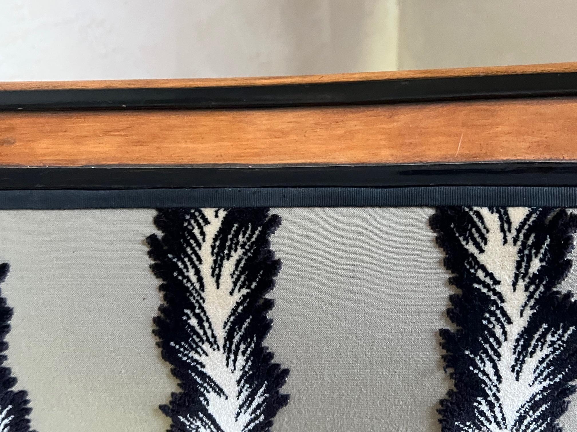 Luis Rossi Esszimmerstühle, 2er-Set (Neoklassisches Revival) im Angebot