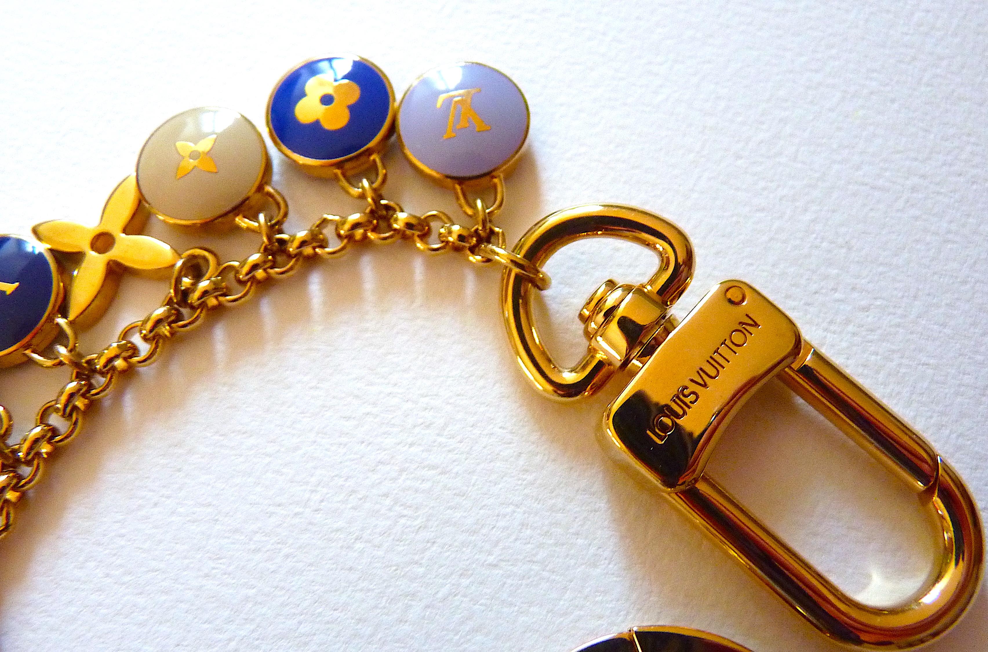 LOUIS VUITTON Cadena de joyería para bolso con colgantes con logotipo LV Beige