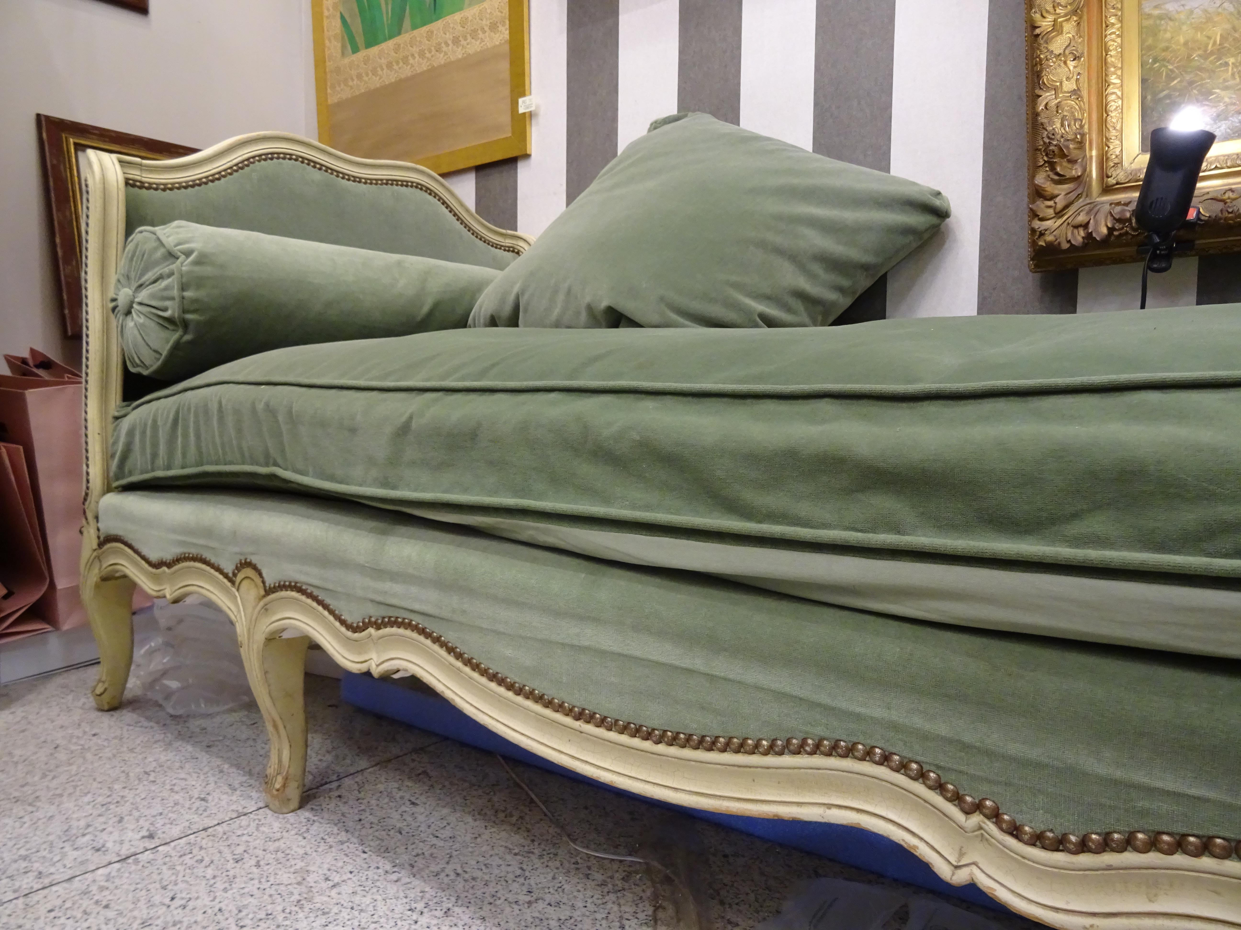 Louis XV Luis XV Style French Off-White Lacquered Wood, Soft Green Velvet Fabric Daybed