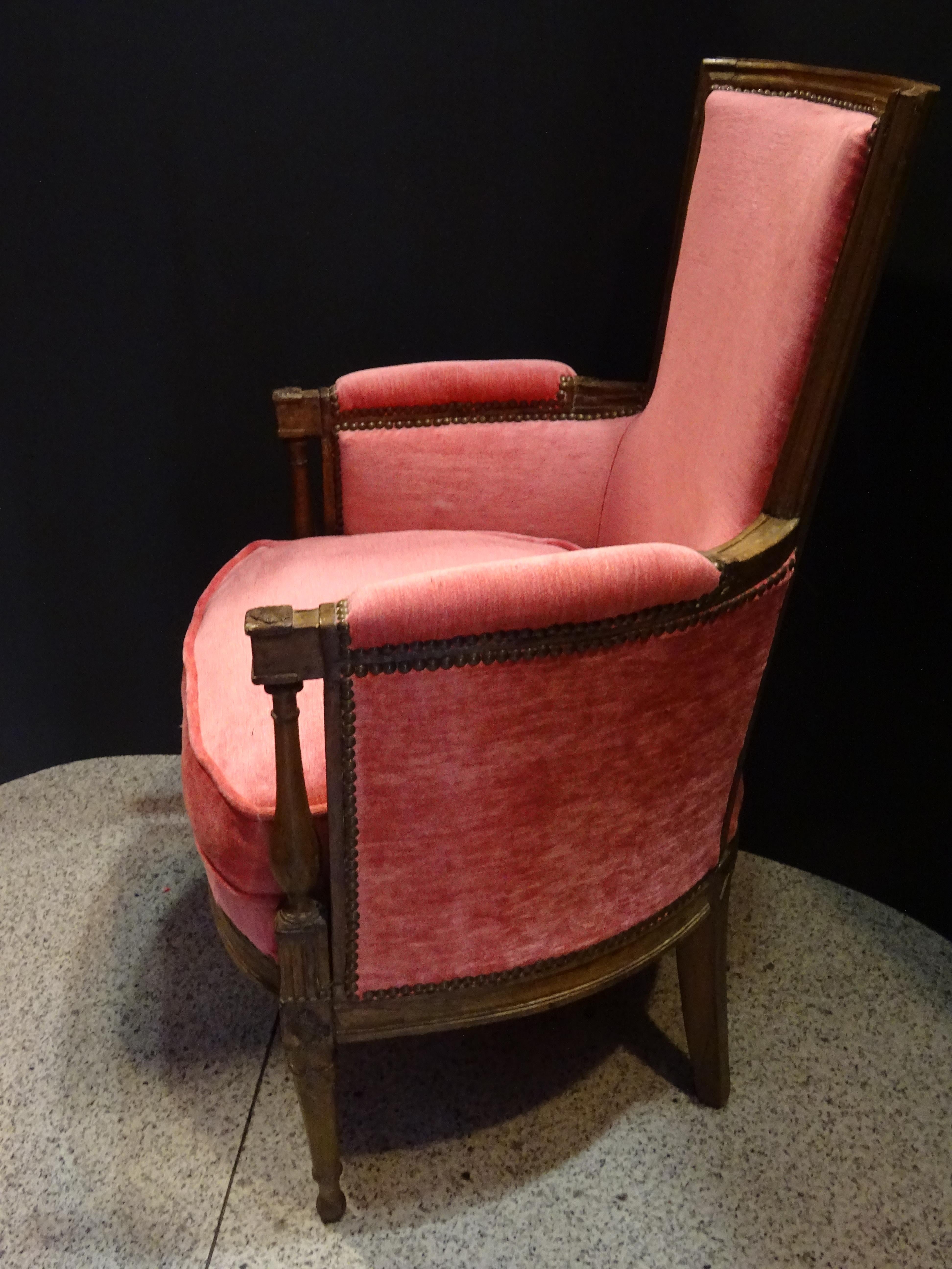 Late 18th Century Luis xvi French Walnut Wood and Pink Velvet Bergere Chair, circa 1790
