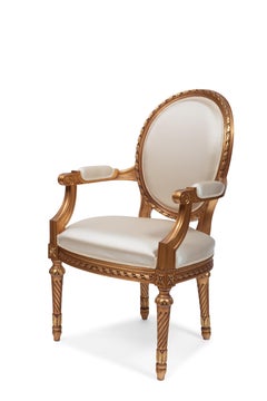 Luis XVI Style Armchair, Hand Carved and Gold Leaf Finishing, Made in Italy