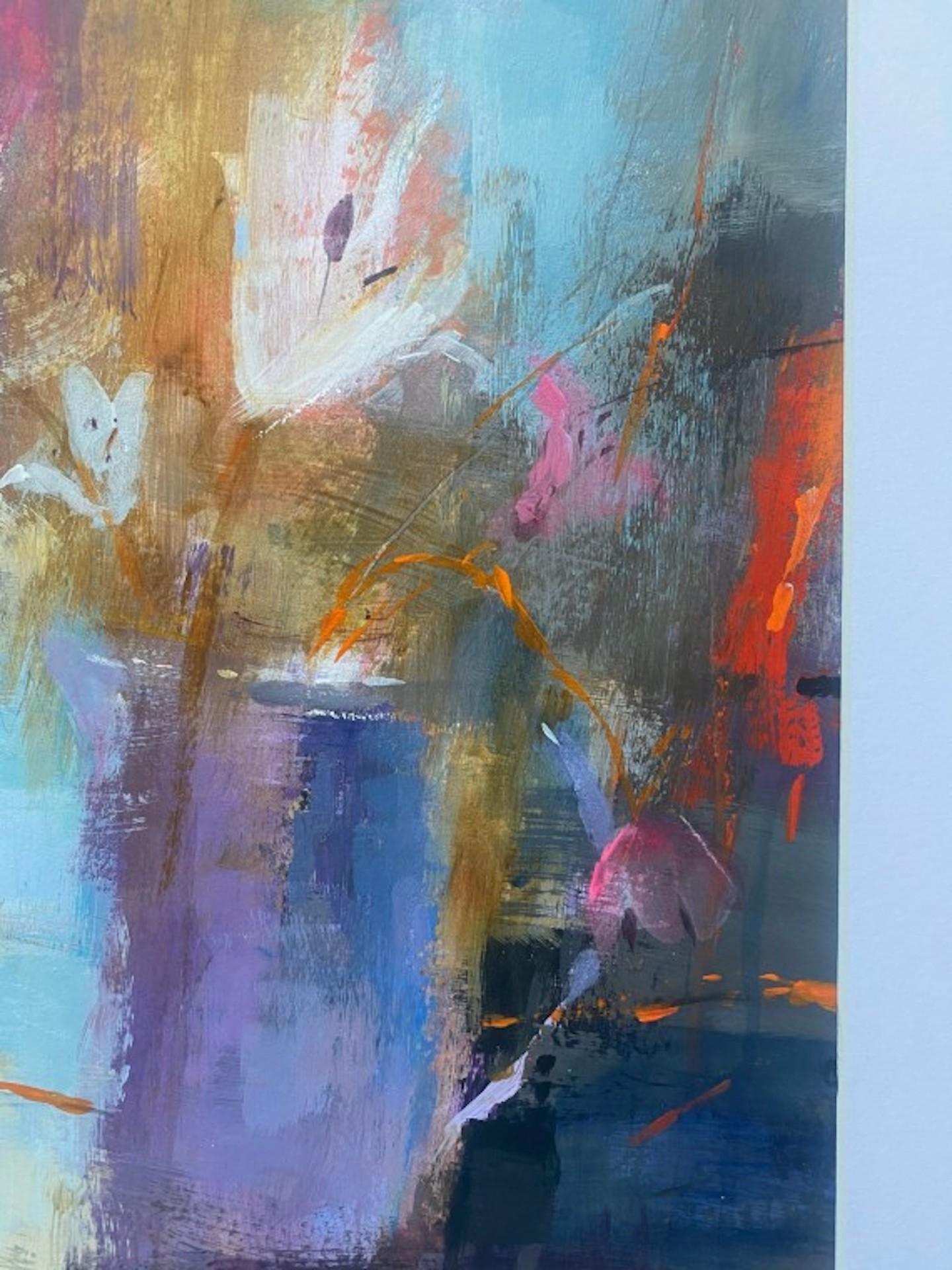 Abstrakte Lilien mit Orange, Luisa Holden, Original Gemälde in Mischtechnik im Angebot 1