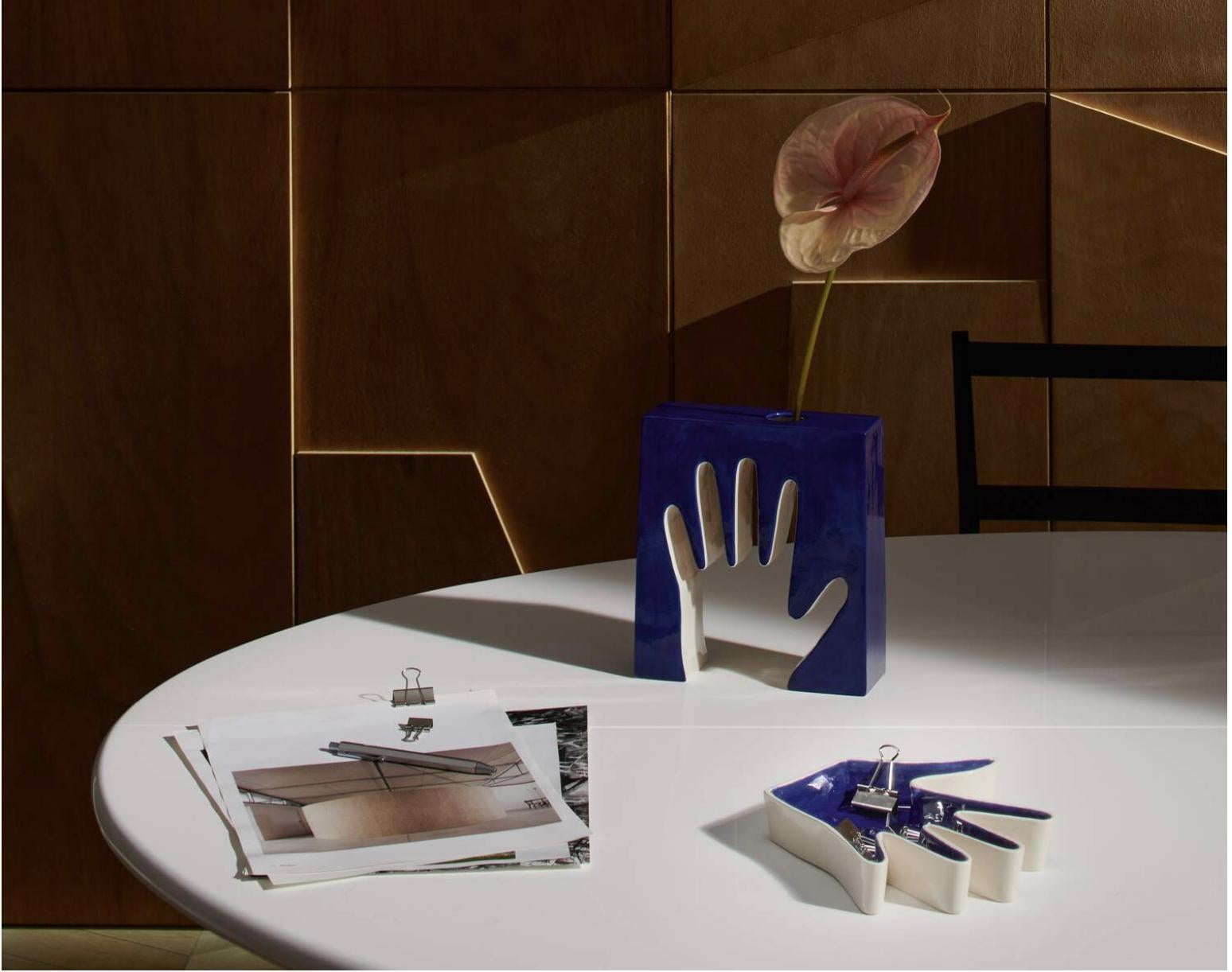 XXI secolo e contemporaneo Luisa Parisi Impronta blu e bianca - Pin Tray Mano Per Cassina in vendita