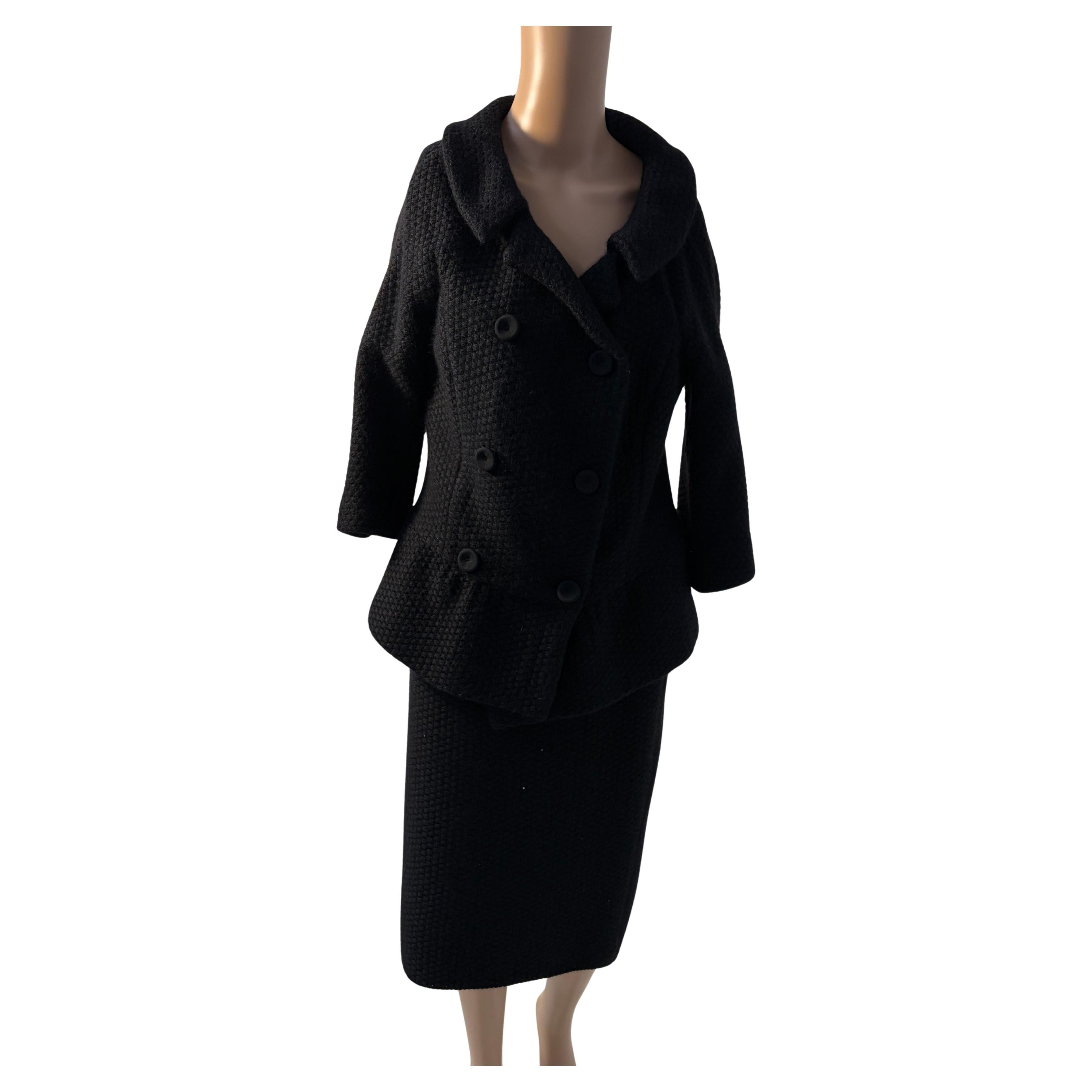 Luisa Spagnoli Black Textured Skirt Suit Elegant Set en vente