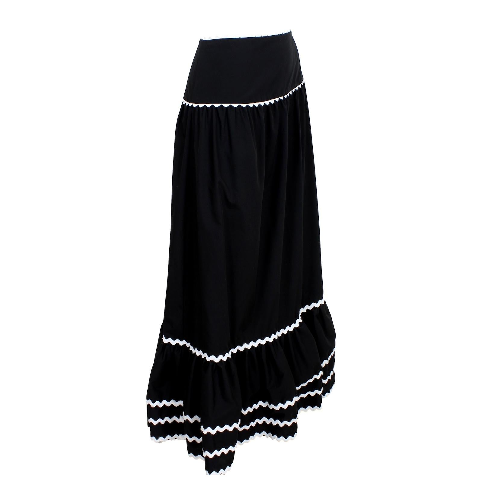 Luisa Spagnoli Cotton Black Long Flared Maxi Skirt 90s In Excellent Condition In Brindisi, Bt