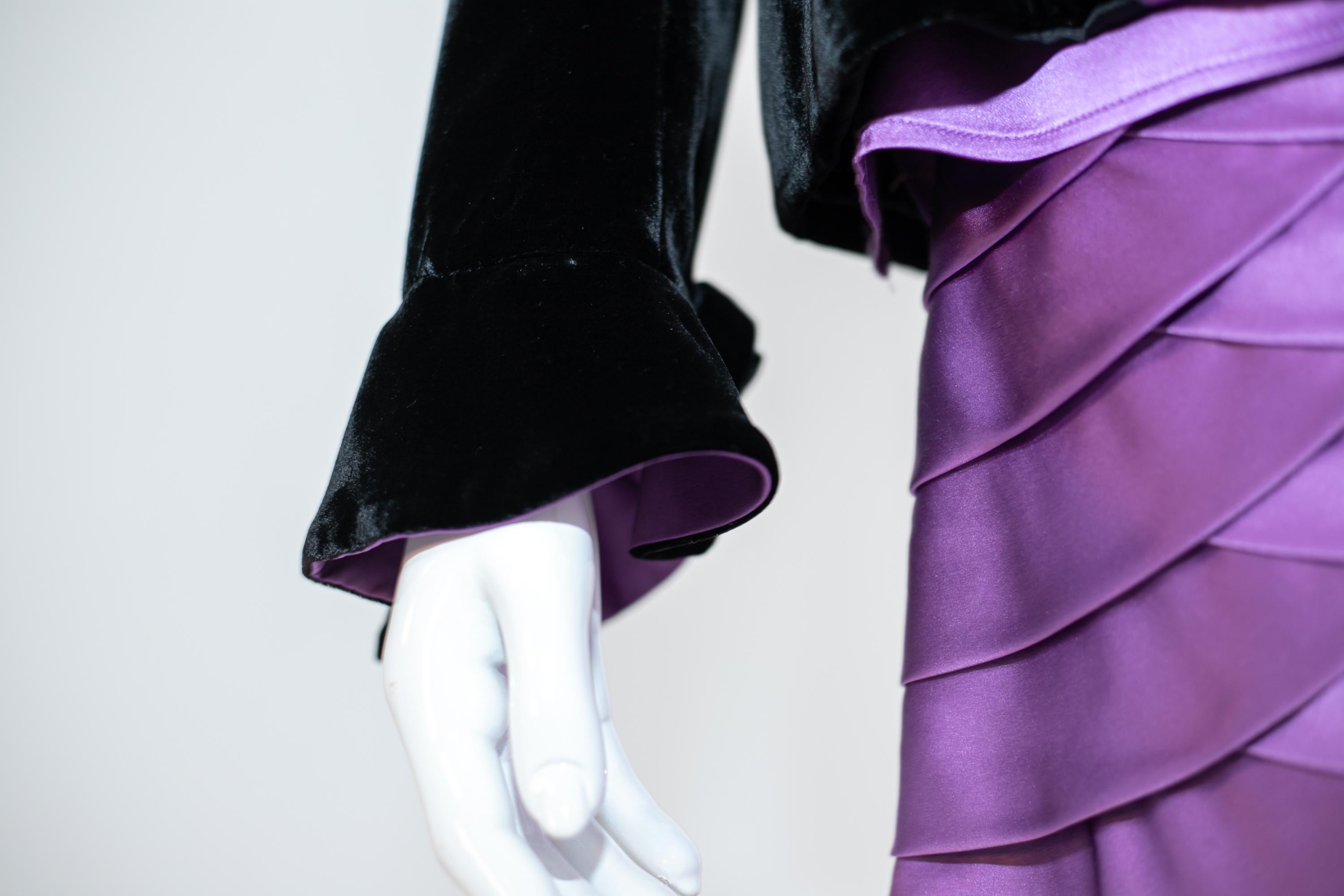 Luisa Spagnoli Elegant Purple and Black Silk Suit 7