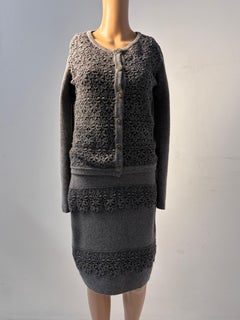 Luisa Spagnoli Grau Wolle Strickrock Anzug mit Spitze Details Elegantes Set