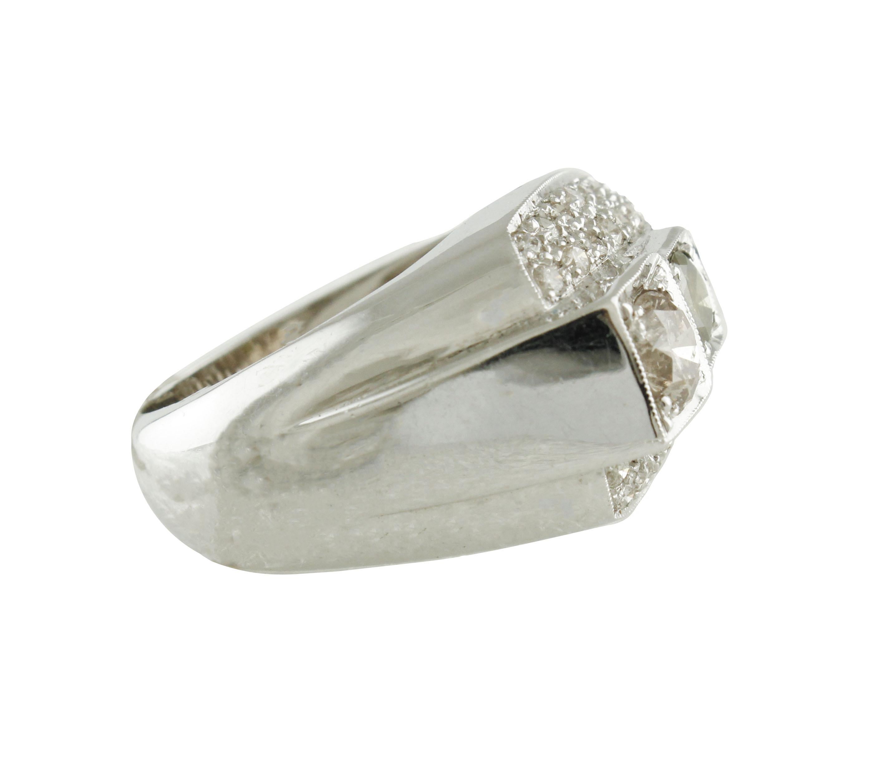 Women's 18 kt Gold  Fancy Color Diamonds, White Diamonds Cocktail Ring For Sale