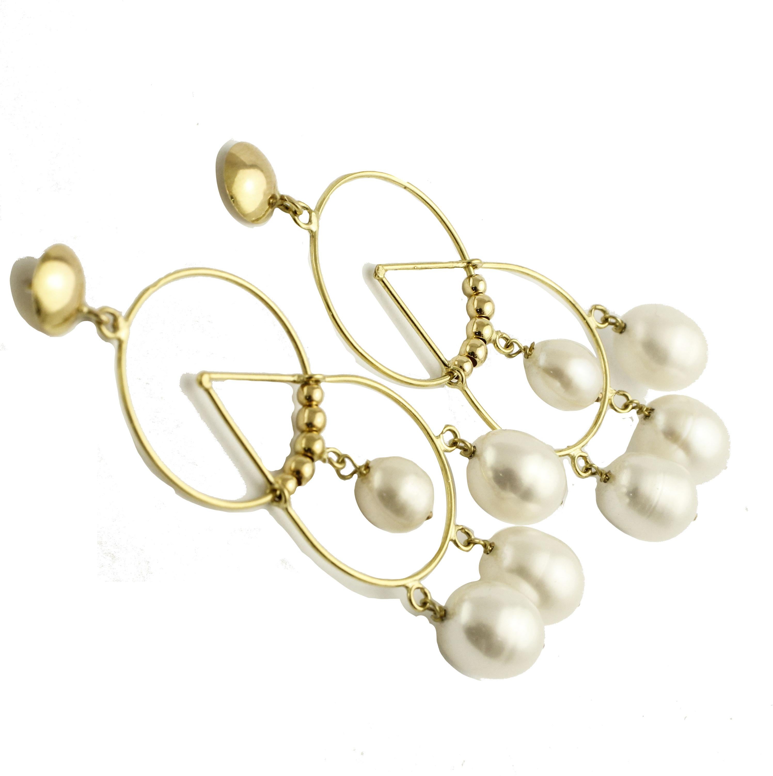 Taille mixte Boucles d'oreilles pendantes avec gouttes en or jaune 18Kt et perles blanches en vente