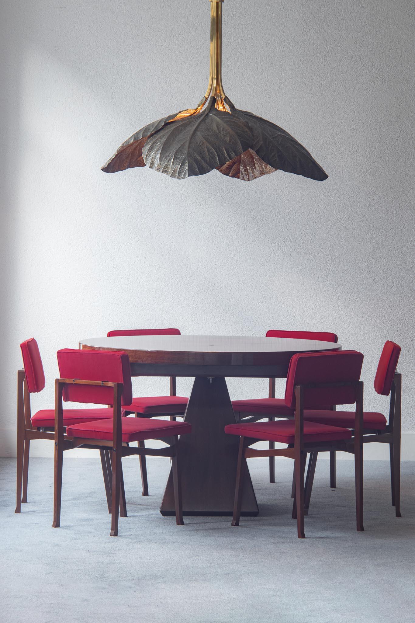 Rare suite de six chaises 
