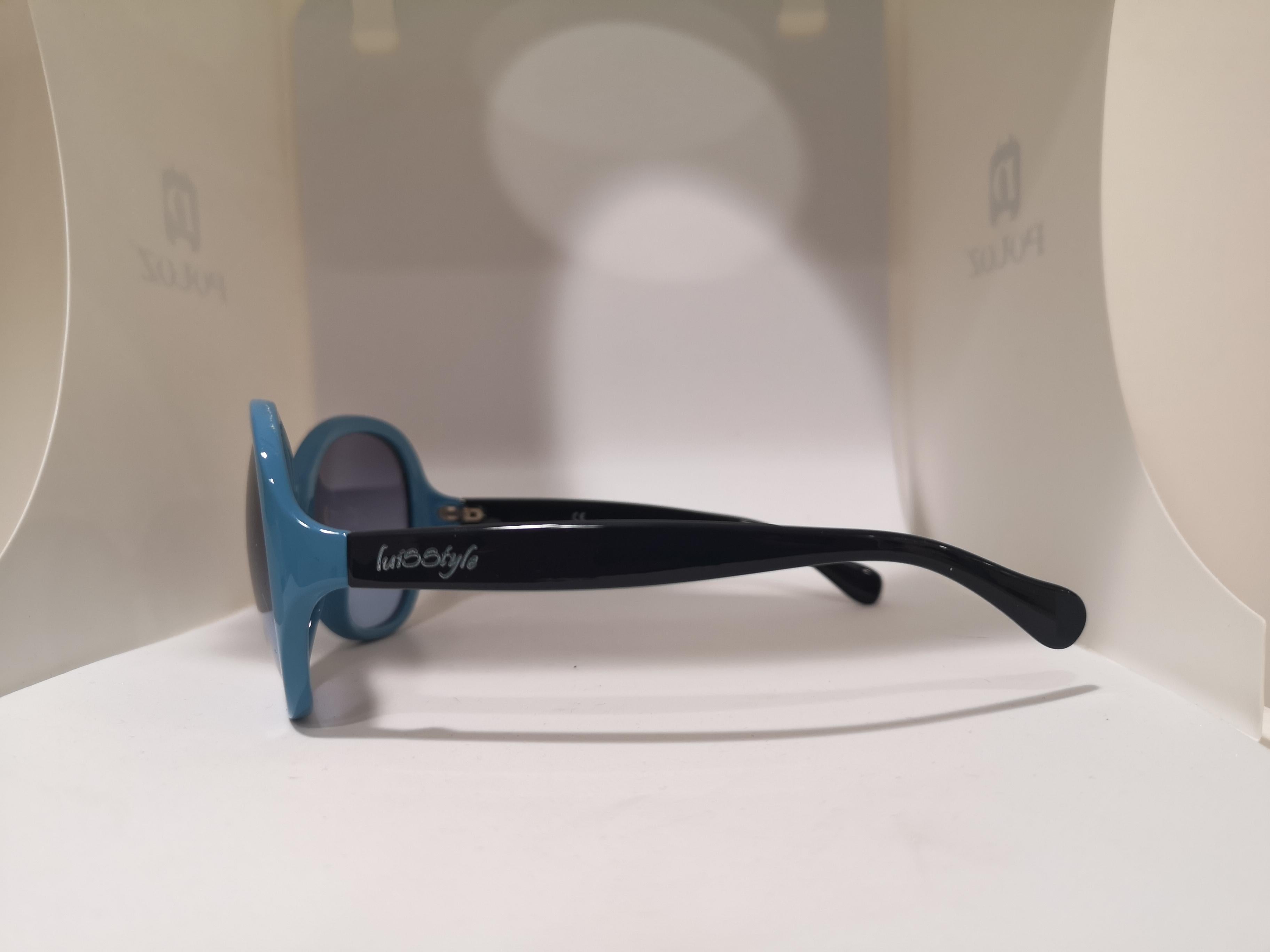 Luisstyle blue sunglasses NWOT 
This sunglasses are totally new but comes without box
