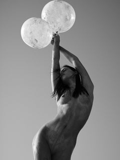 "Olympia" Fotografía 39" x 29,5" en Edición de 4 por Lukas Dvorak