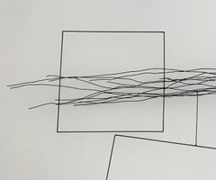 Trnsito I – 21. Jahrhundert, Zeitgenössische, abstrakte Skulptur, recycelte Objekte