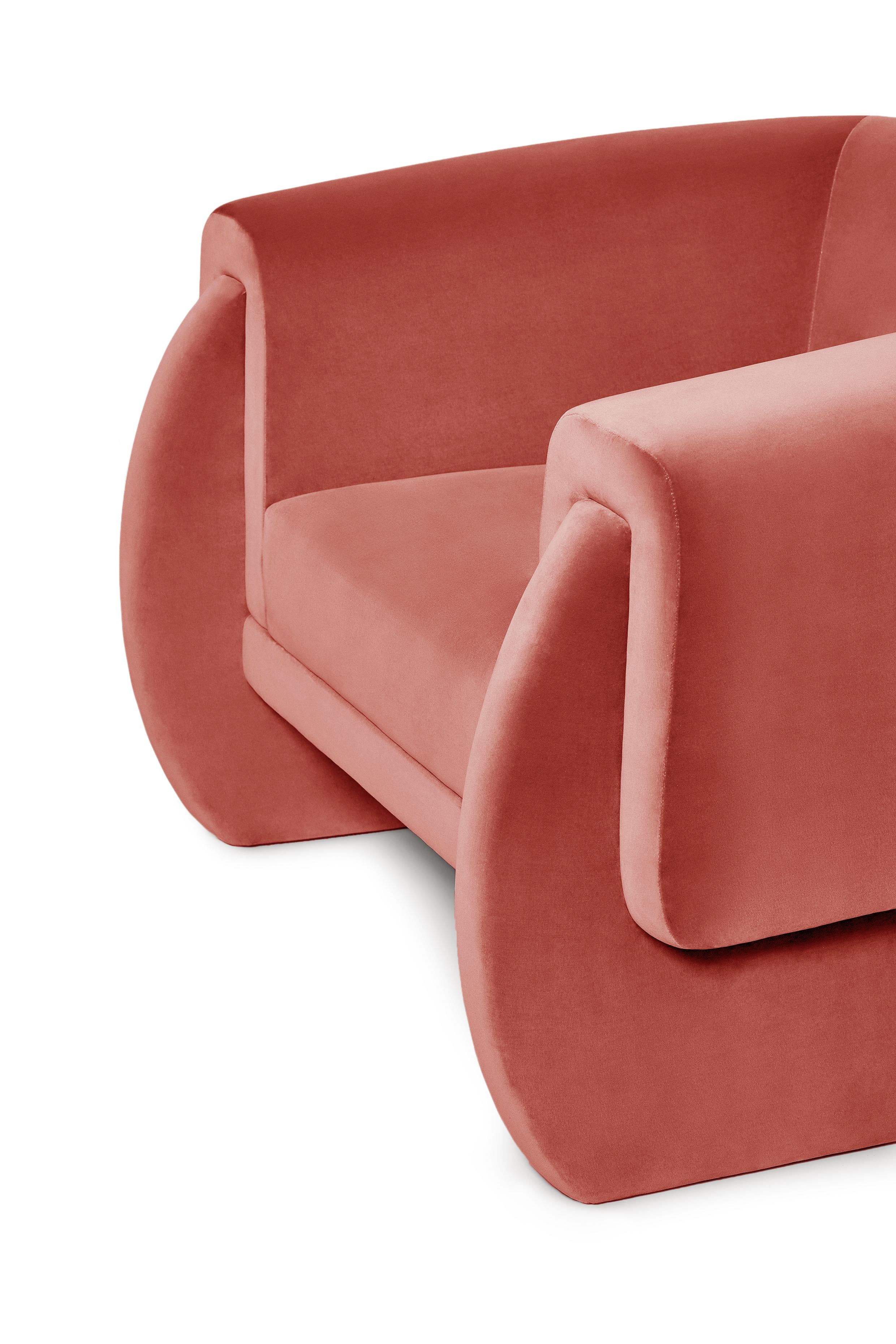 Poltrona Luke di Munna
Dimensioni: P 106 x L 116 x H 80 cm. SH: 47 cm.
Materiali: Wood, schiuma e imbottitura.
Finitura: Velluto di cotone.

Disponibile in tutti i tessuti Munna, ad eccezione della seta selvatica. Disponibile nel materiale scelto