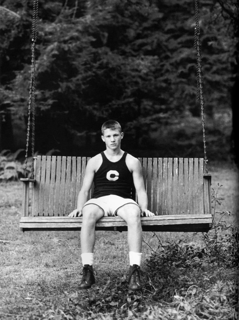 Black and White Photograph de Luke Smalley - Juventud