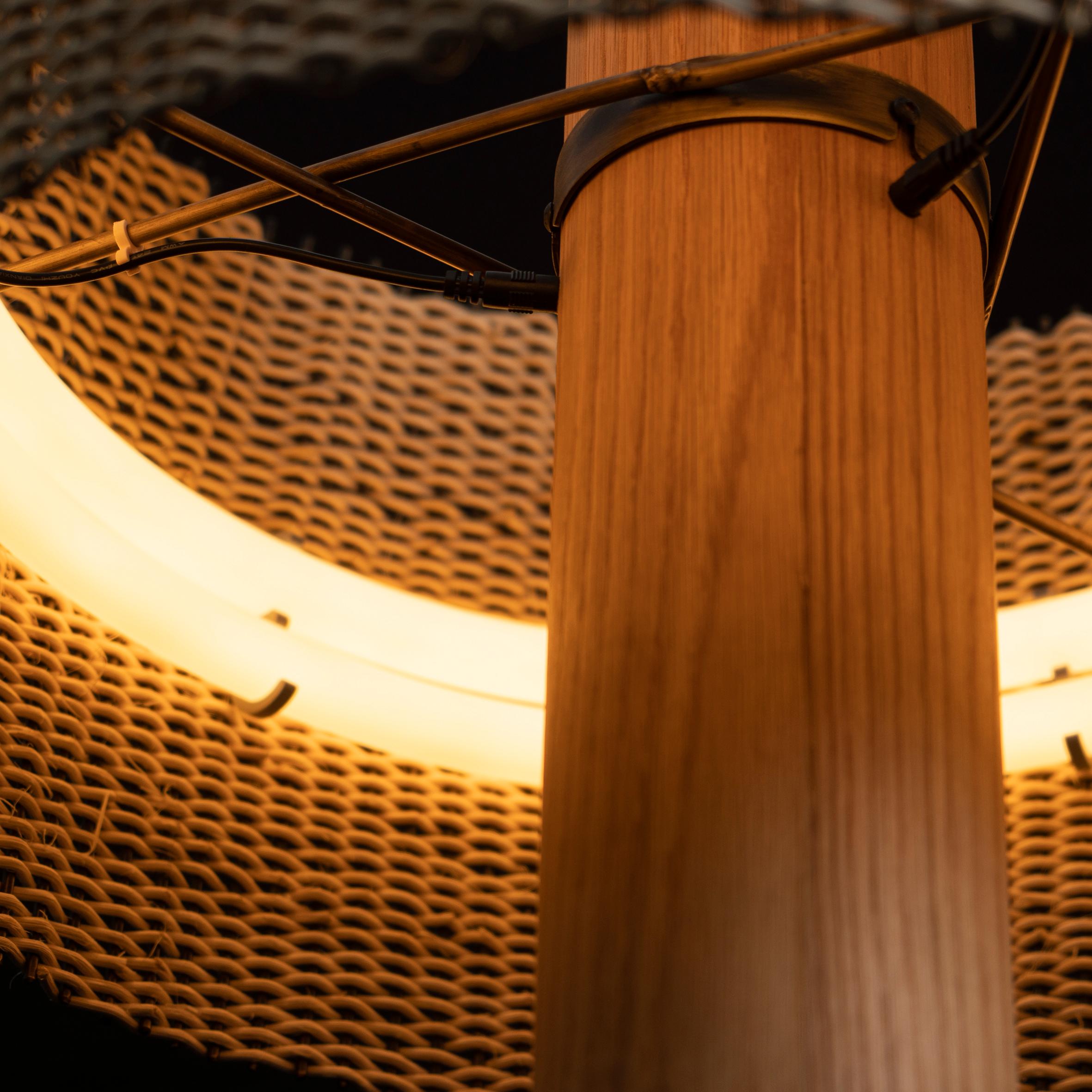 Tribal Lampadaire Lukiwe Senga en vente