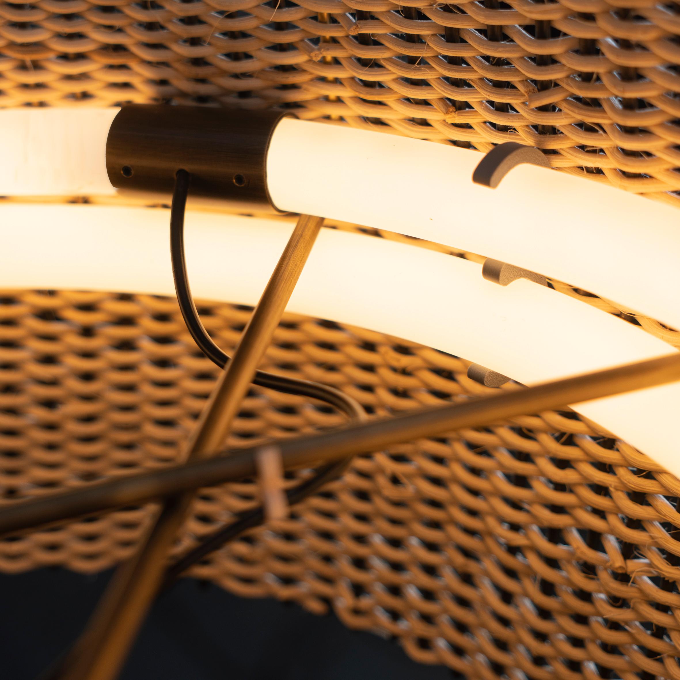 Fait main Lampadaire Lukiwe Senga en vente