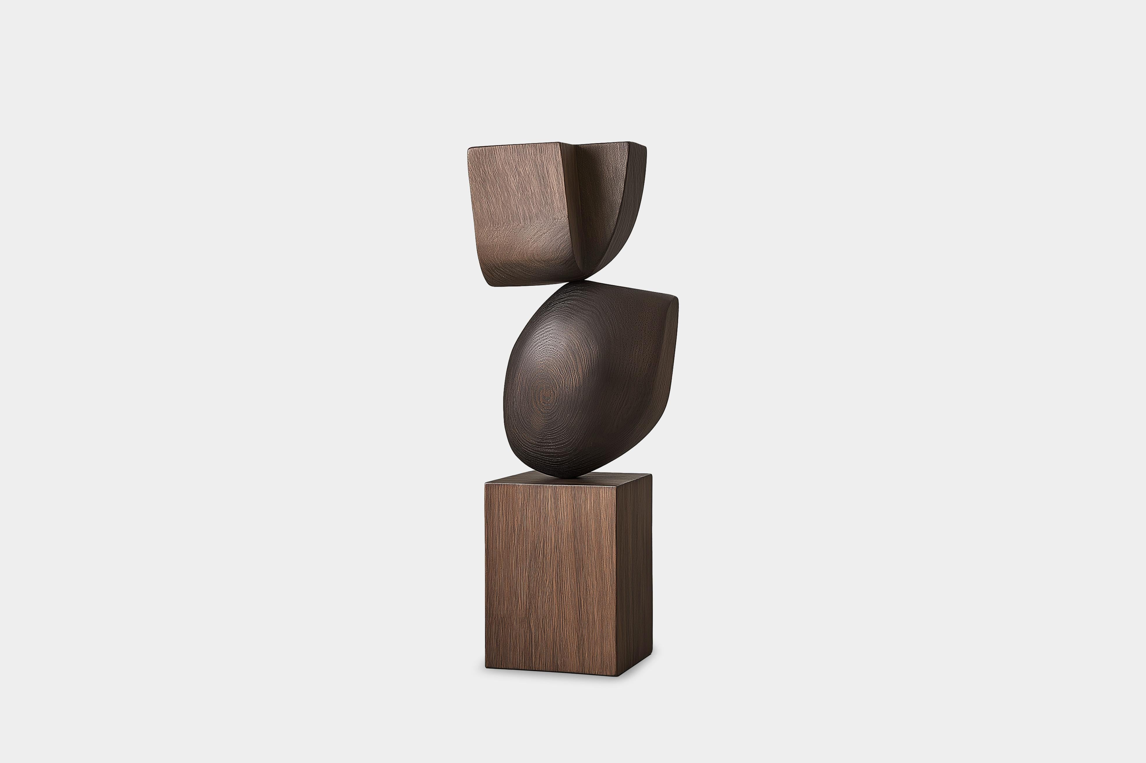 Scultura minimalista in legno Lull No32 - Disegnata da Joel Escalona per Luxury Decor

---
L'equilibrio e la tensione sono al centro di queste sculture. L'interazione tra le forme lisce e arrotondate e le basi solide e angolari crea un delicato