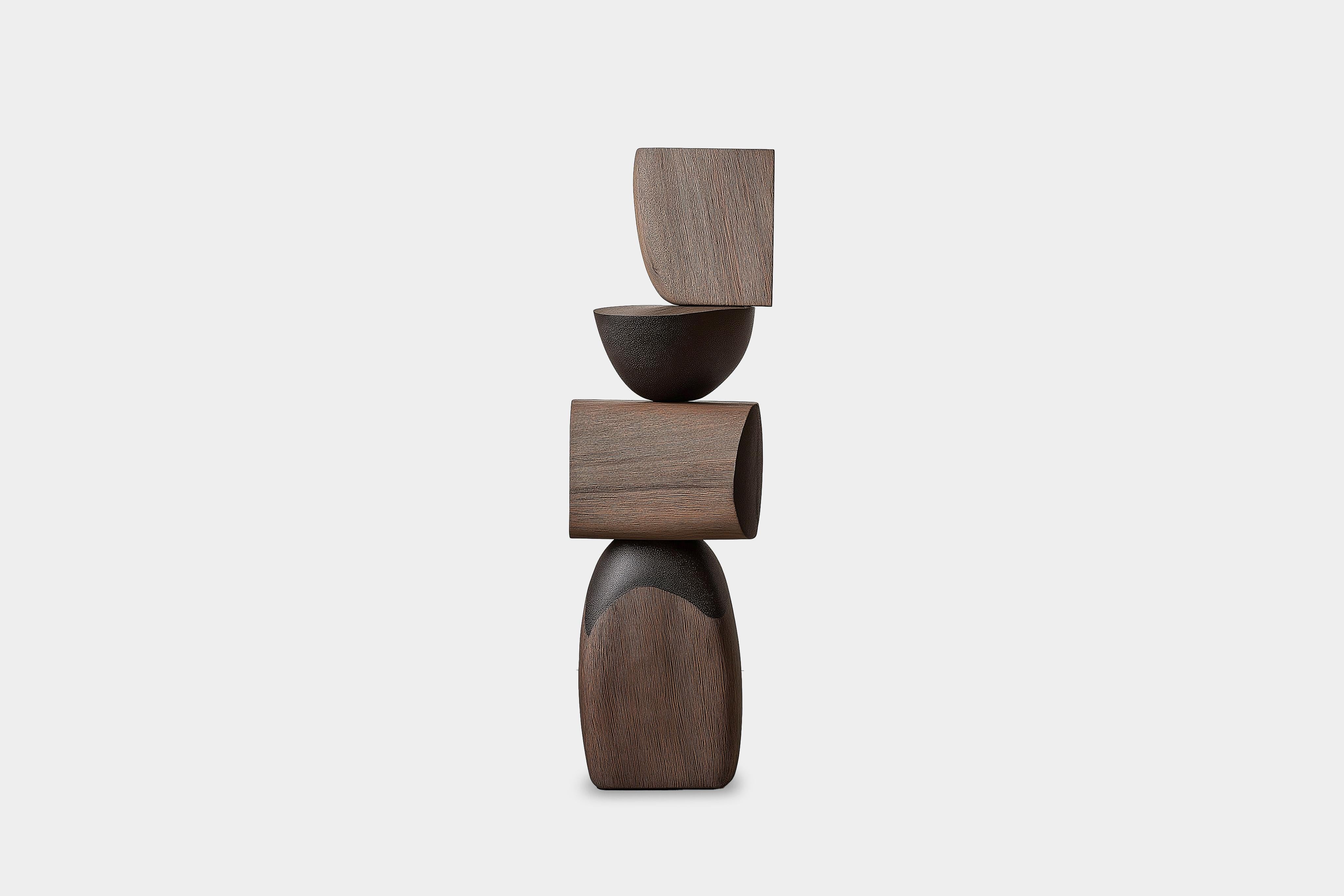 Totem in legno Lull No34 per l'arredamento d'interni - Realizzato a mano da Joel Escalona

---
L'equilibrio e la tensione sono al centro di queste sculture. L'interazione tra le forme lisce e arrotondate e le basi solide e angolari crea un delicato
