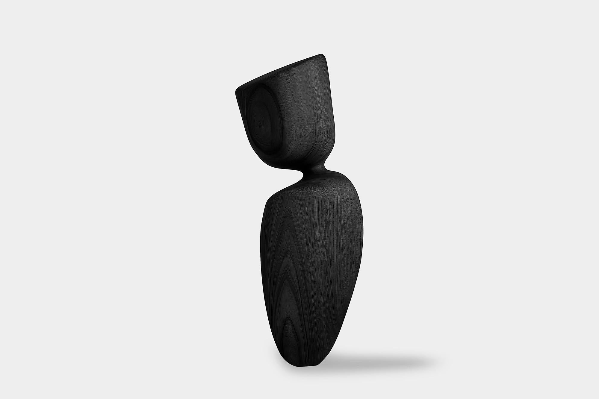 Scultura decorativa in legno Lull No51 di NONO - Perfetta per ambienti contemporanei

---
L'equilibrio e la tensione sono al centro di queste sculture. L'interazione tra le forme lisce e arrotondate e le basi solide e angolari crea un delicato